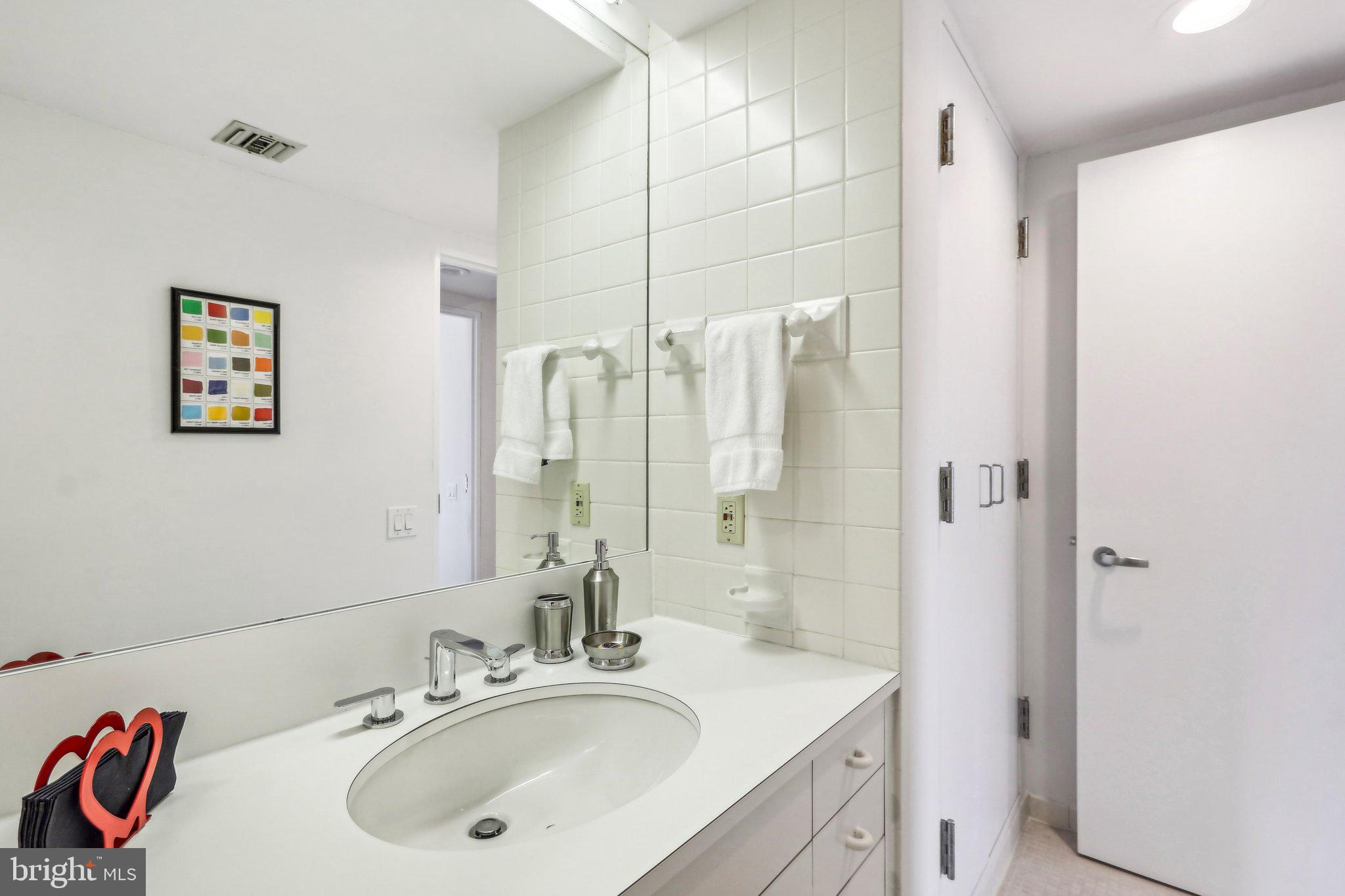 SOCIETY HILL - Residential