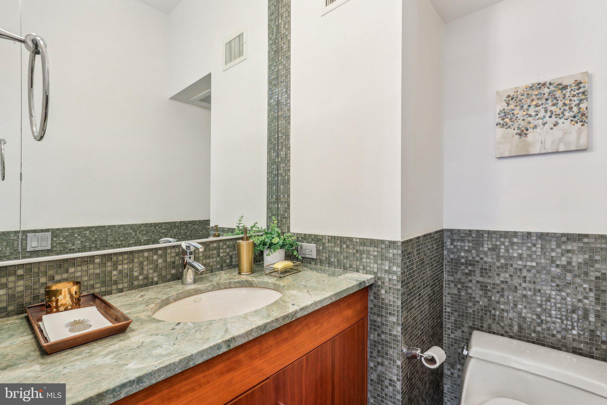 SOCIETY HILL - Residential