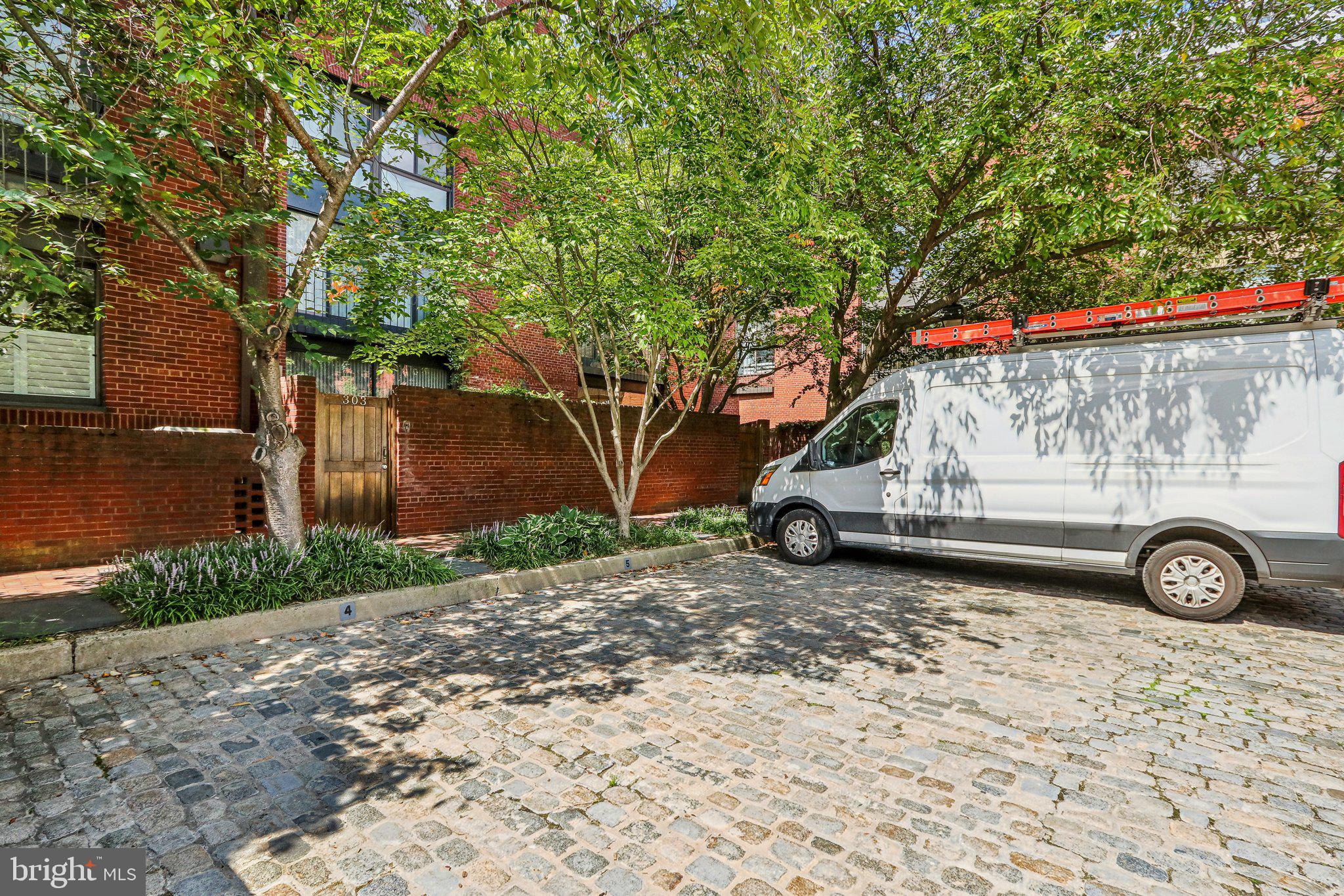 SOCIETY HILL - Residential