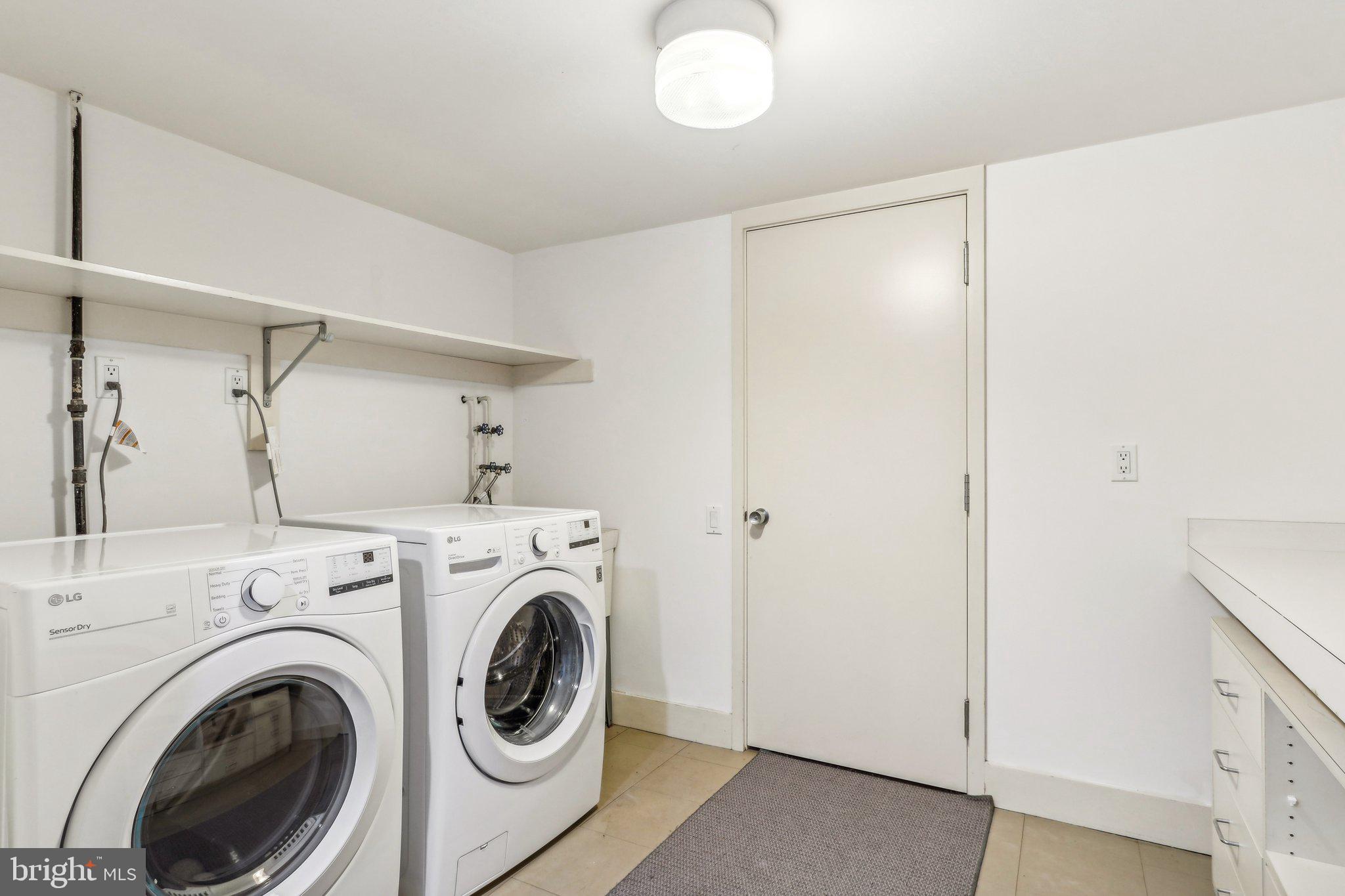 SOCIETY HILL - Residential