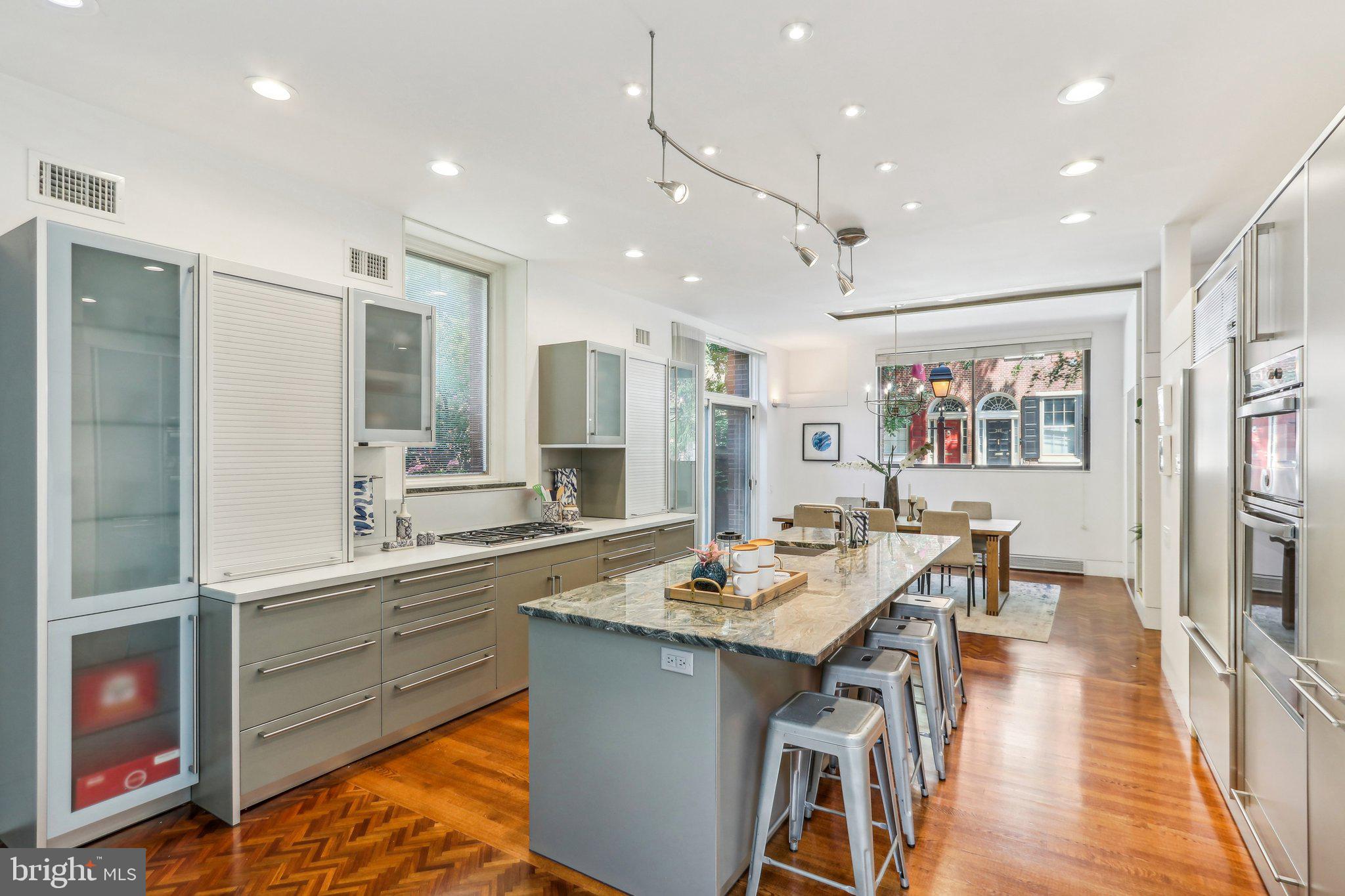 SOCIETY HILL - Residential