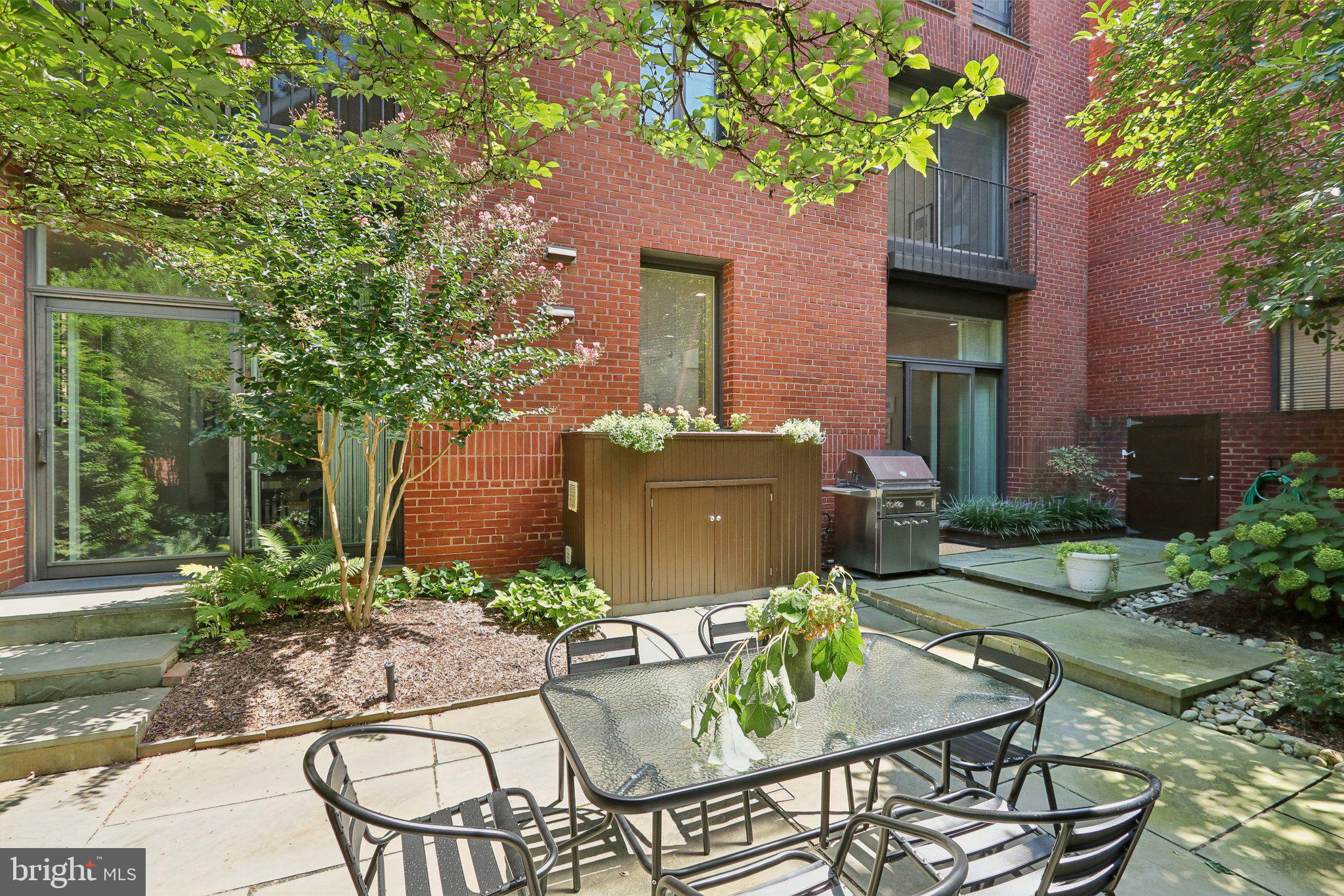 SOCIETY HILL - Residential