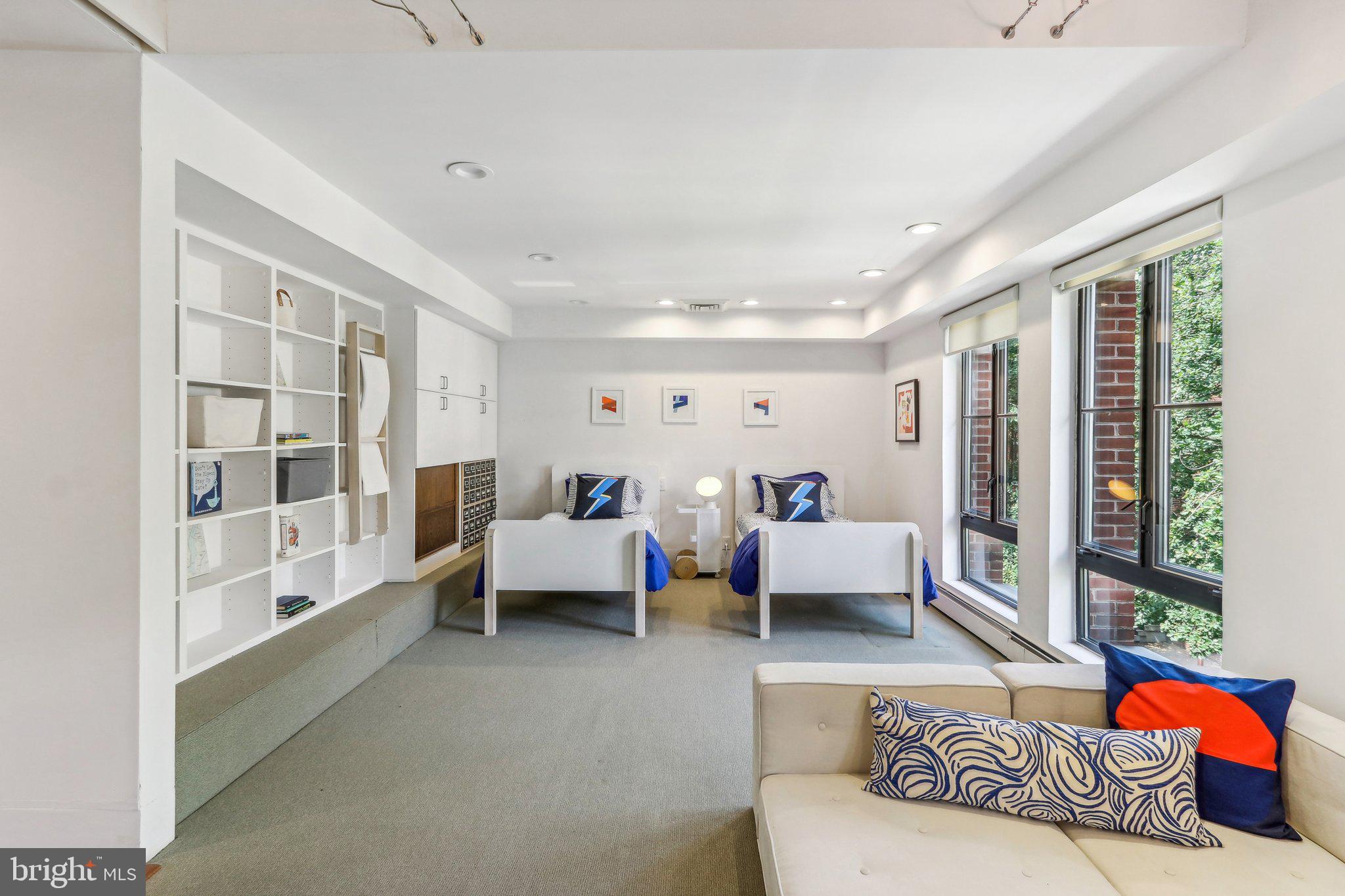 SOCIETY HILL - Residential