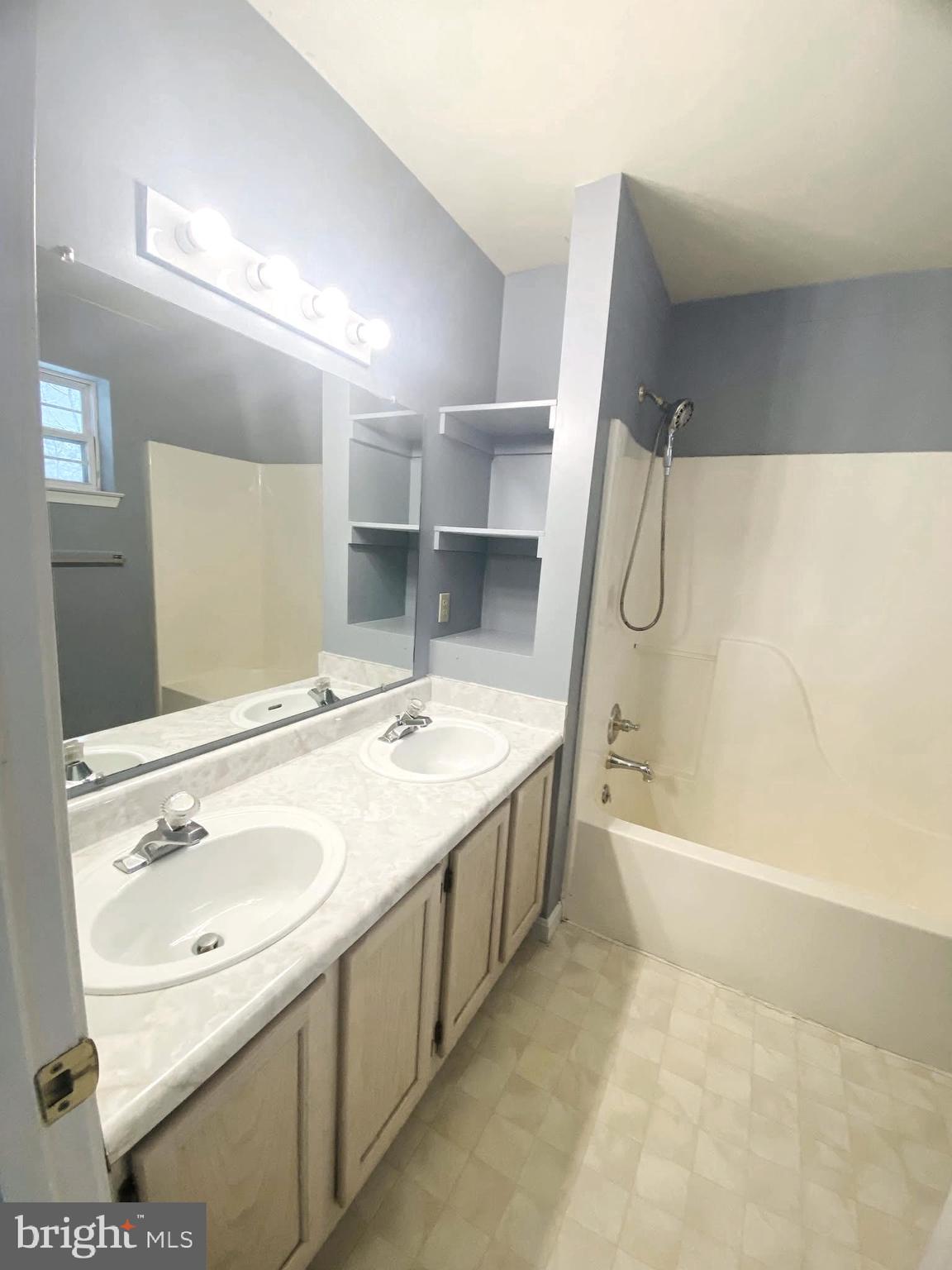 NEW DAWN II - Residential