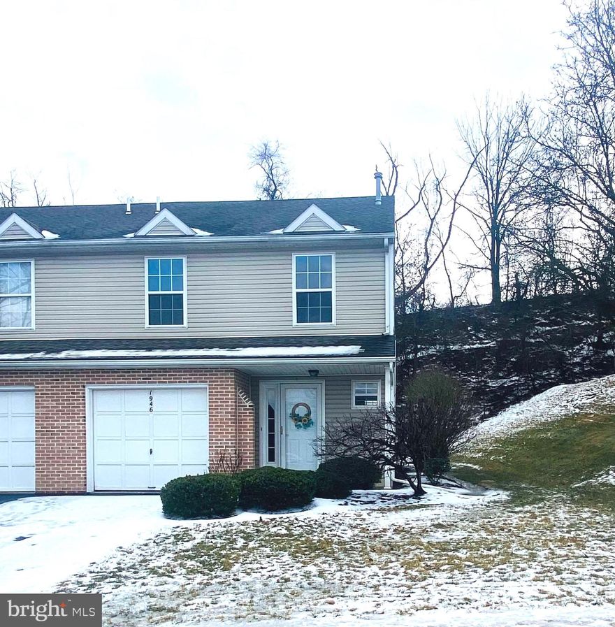 Welcome to 1946 Daybreak, a charming 3-bedroom, 2.5-bath end-unit townhouse with 1,502 sq. ft. of living space—perfect for a small family or investment opportunity! This home features a spacious master suite with a walk-in closet and private bath, a full bathroom upstairs, and a convenient first-floor powder room. Recent updates include brand-new hardwood flooring on the first floor and fresh paint in two rooms. With its end-unit location offering extra privacy and natural light, this home is move-in ready. Don’t miss out—schedule your showing today!