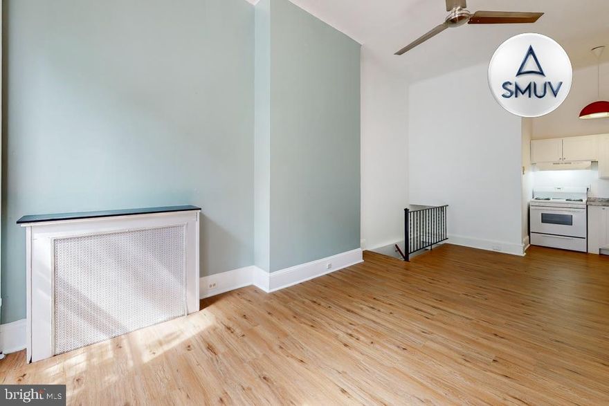 Bright and spacious bi-level apartment in Mount Vernon! Super RARE!!