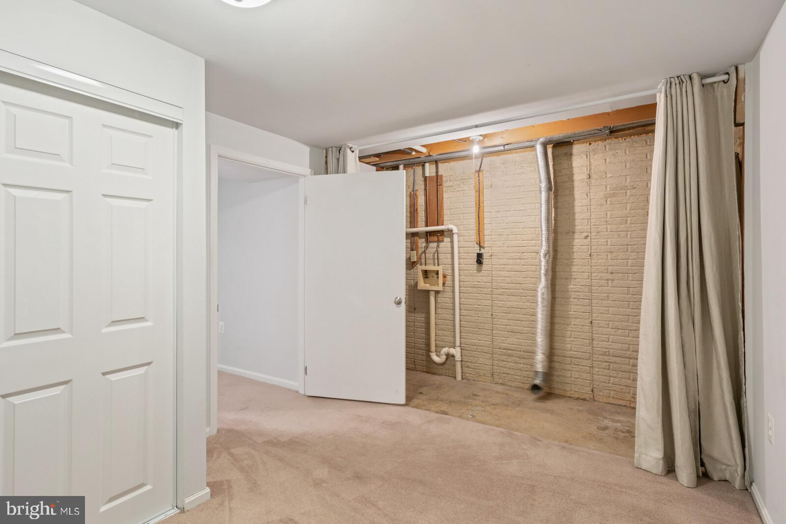 MONTCLAIR - Residential