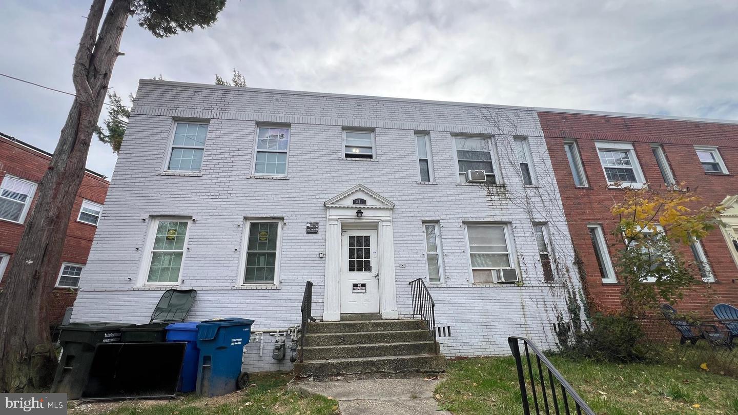 411 LEBAUM STREET SE