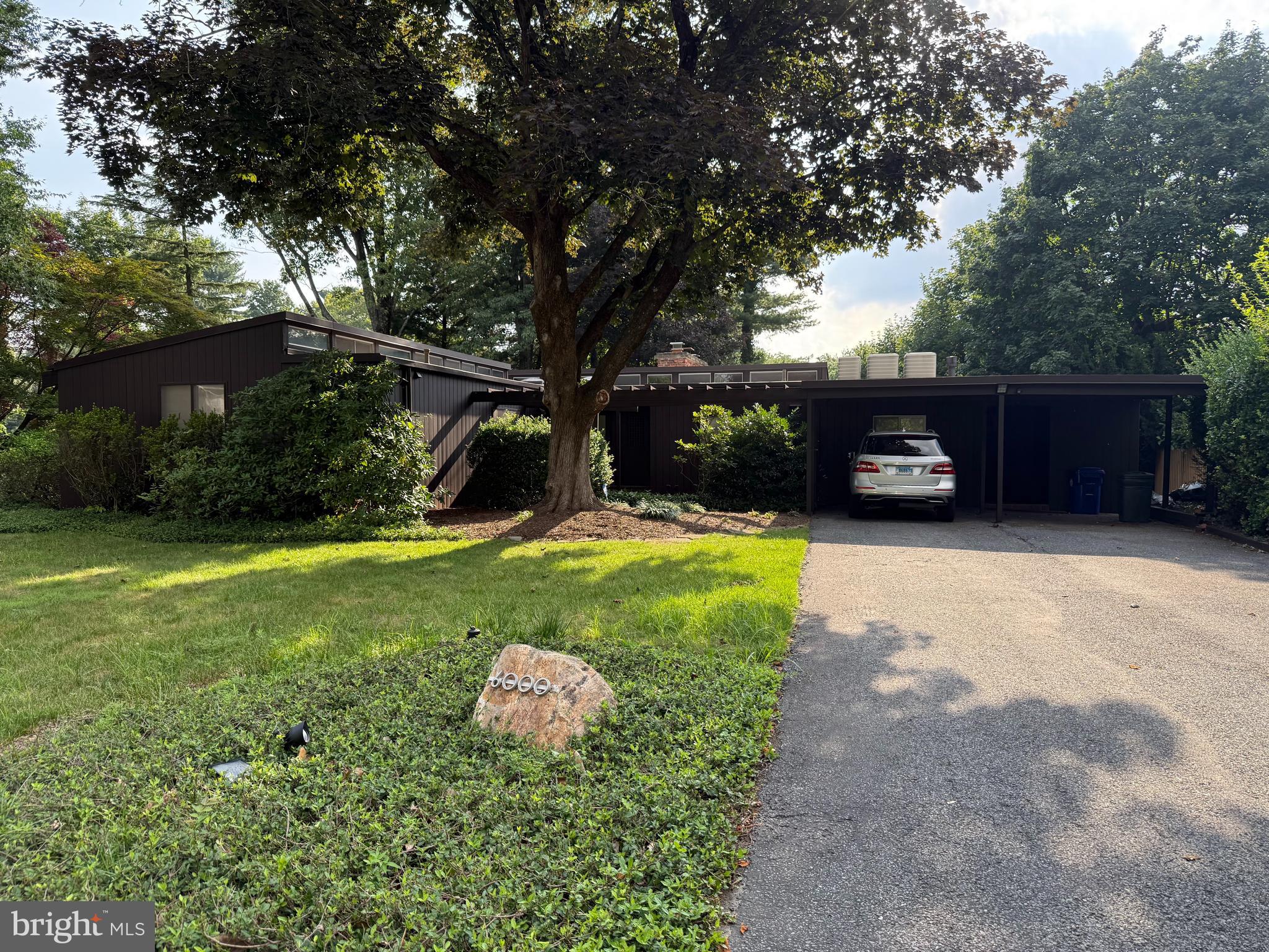 NORTH ROLAND PARK - Residential