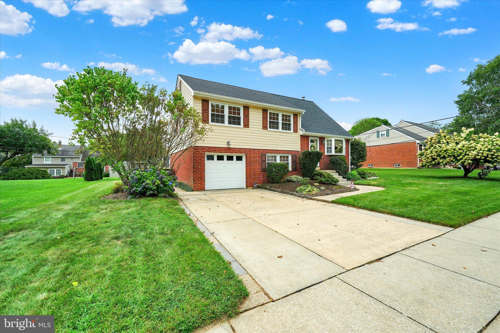 704 DORCASTER DRIVE