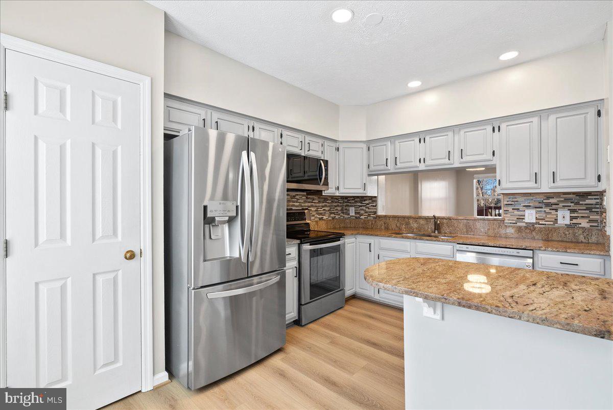 WINDING RIDGE - Residential