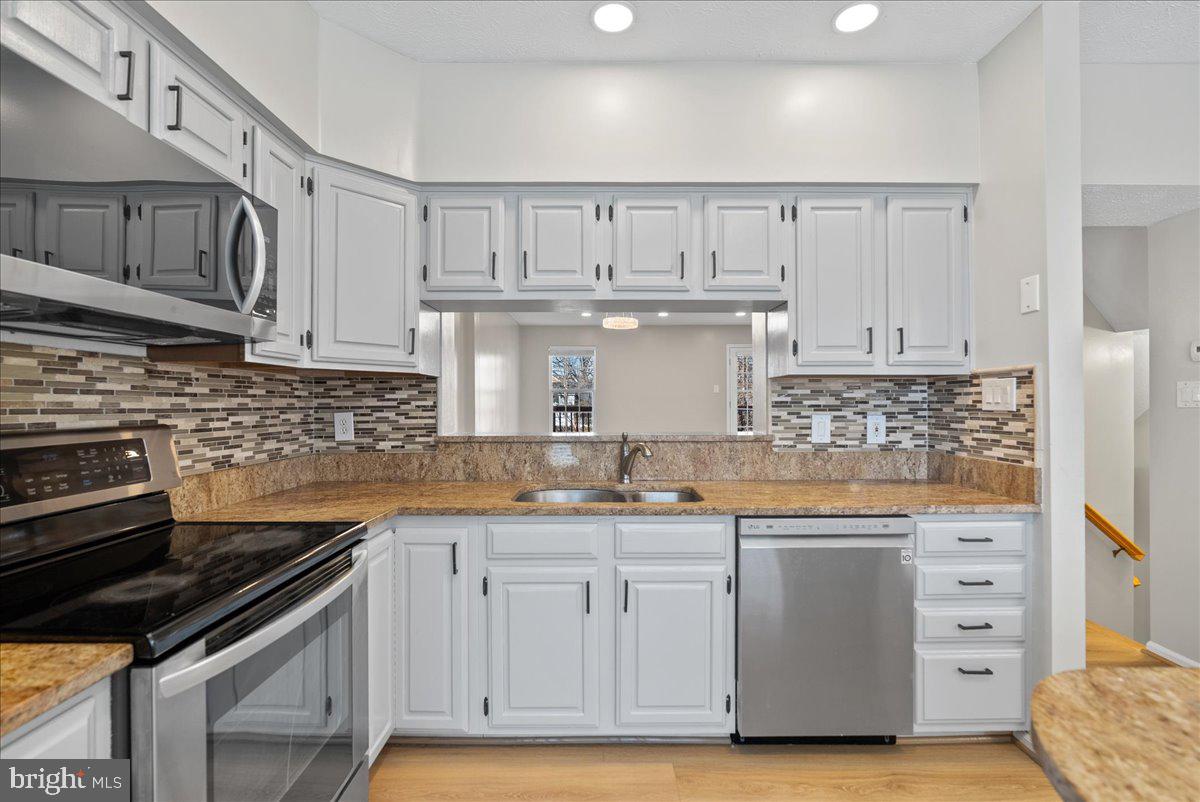 WINDING RIDGE - Residential