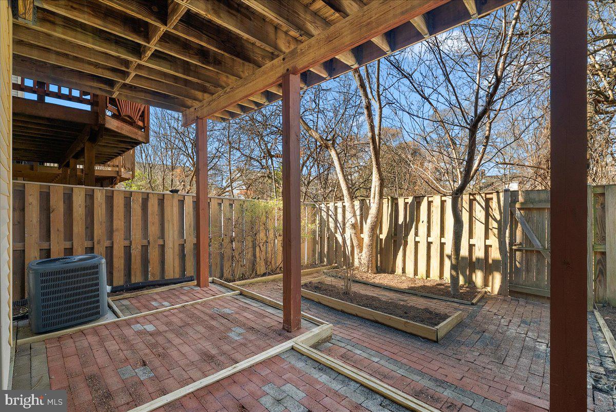 WINDING RIDGE - Residential