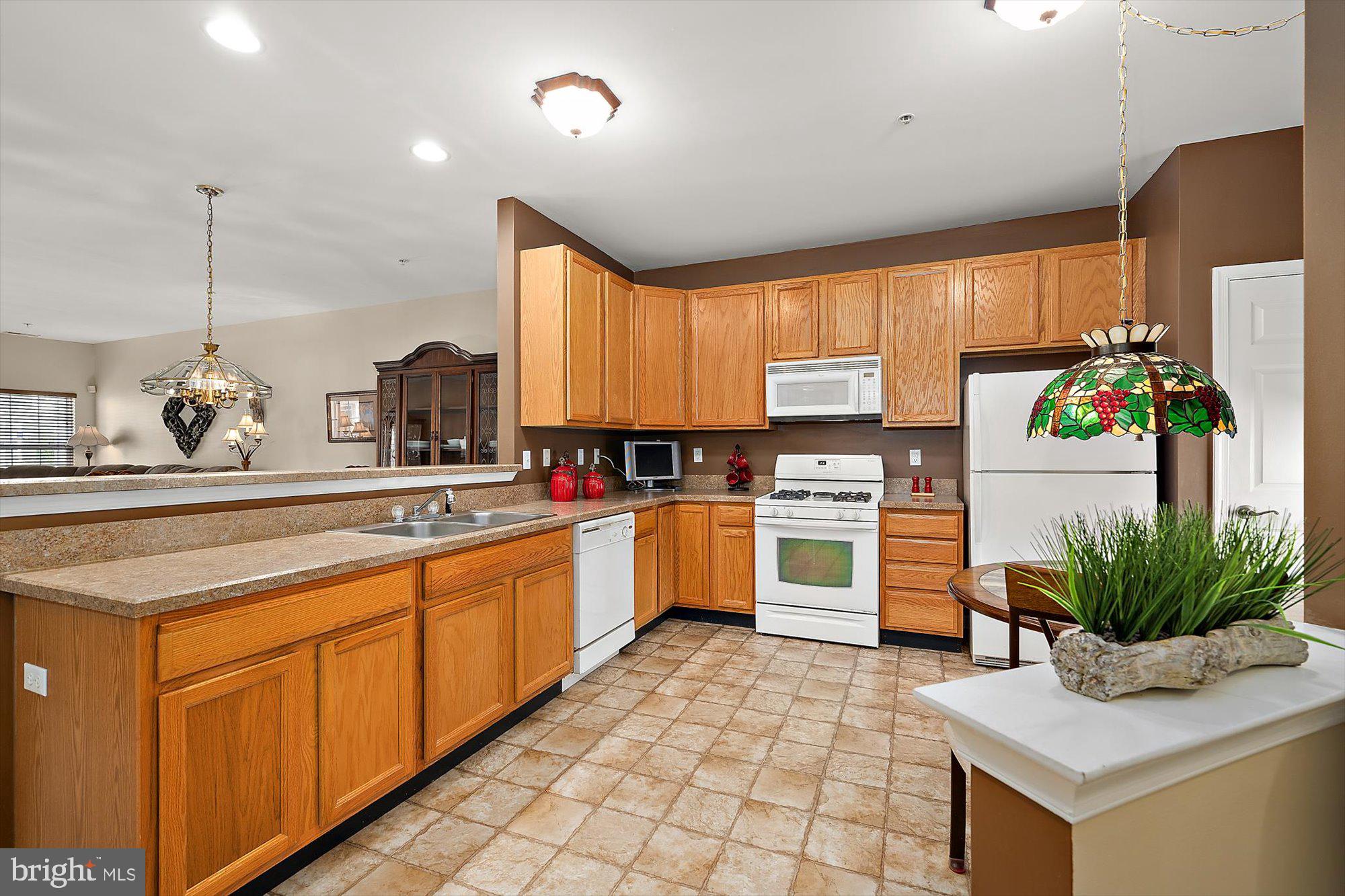 9533 WEDGE WAY