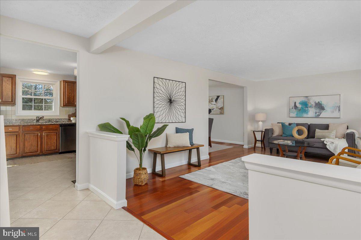 QUINCE ORCHARD MANOR - Residential