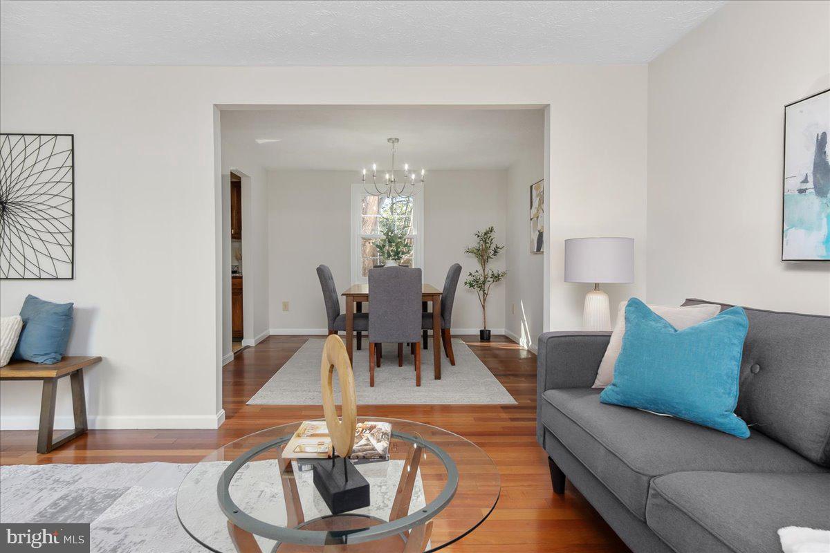 QUINCE ORCHARD MANOR - Residential