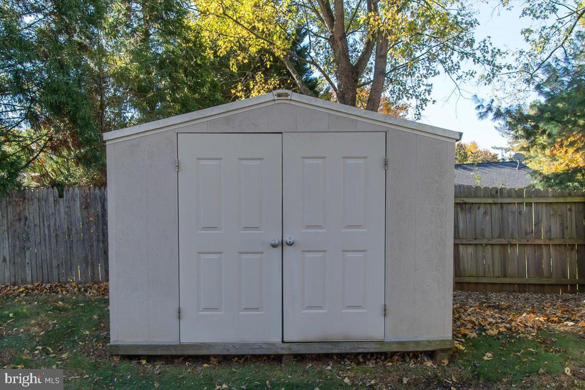 QUINCE ORCHARD MANOR - Residential