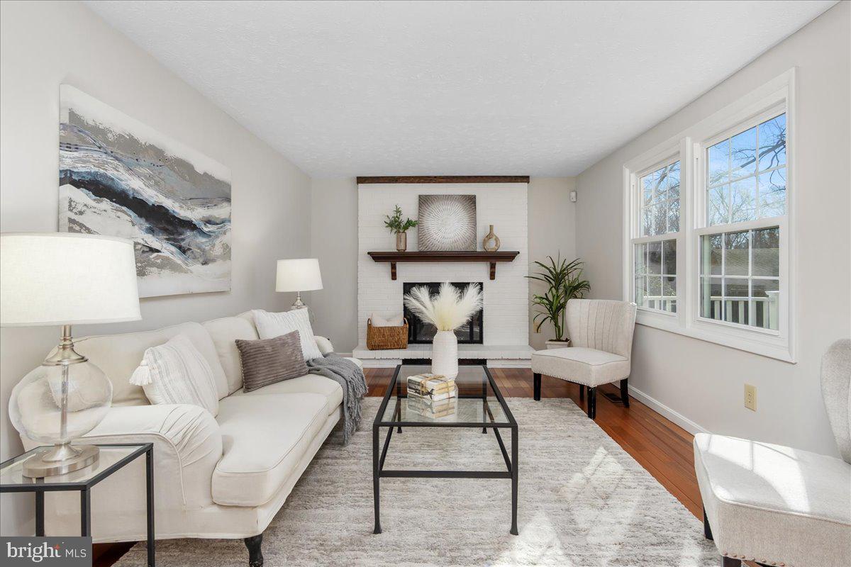 QUINCE ORCHARD MANOR - Residential