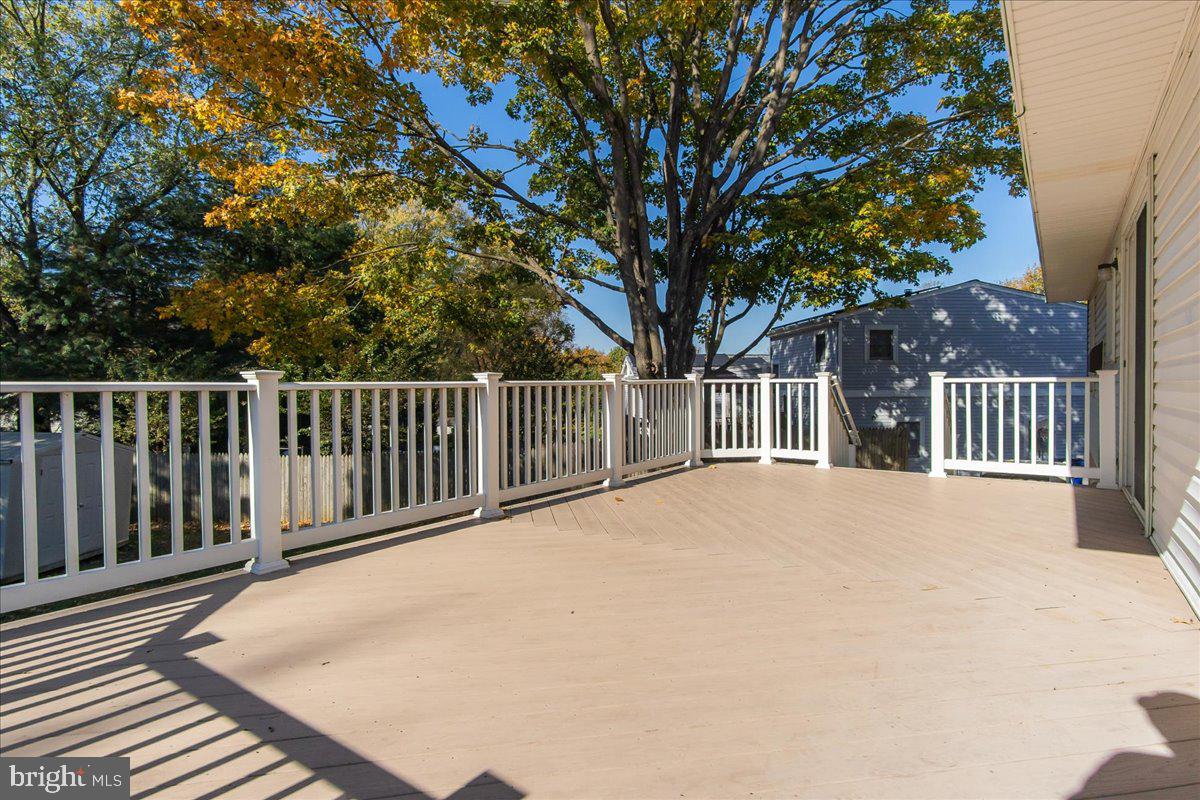 QUINCE ORCHARD MANOR - Residential