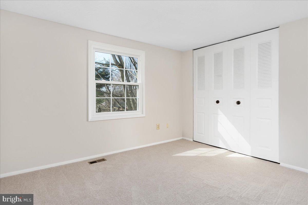 QUINCE ORCHARD MANOR - Residential