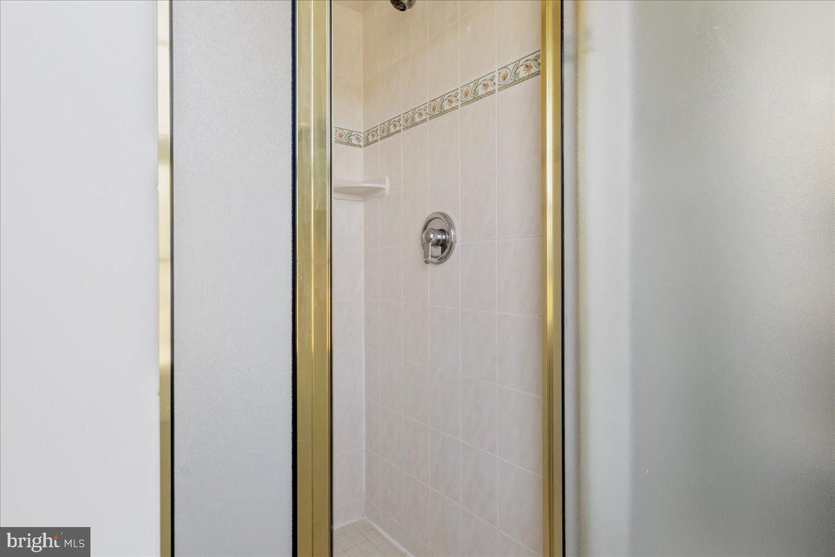 QUINCE ORCHARD MANOR - Residential