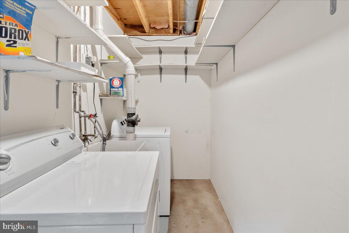 QUINCE ORCHARD MANOR - Residential