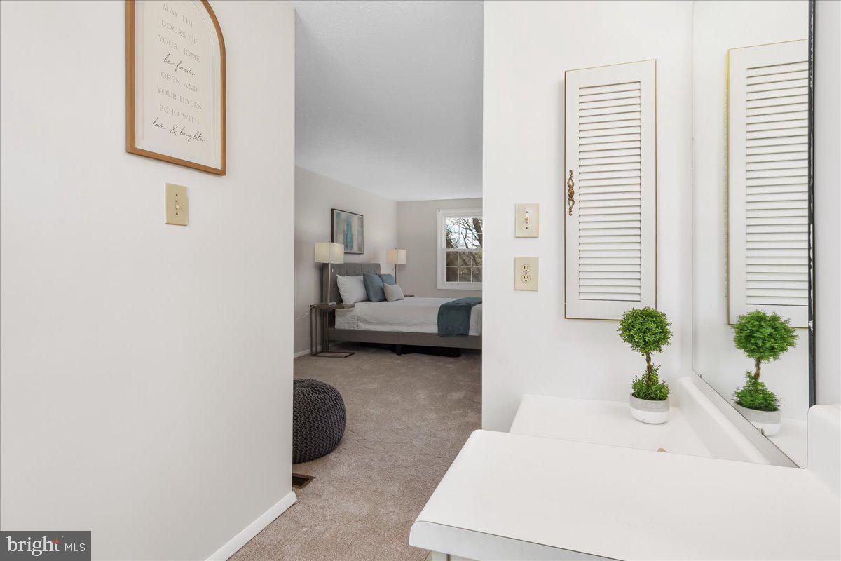 QUINCE ORCHARD MANOR - Residential