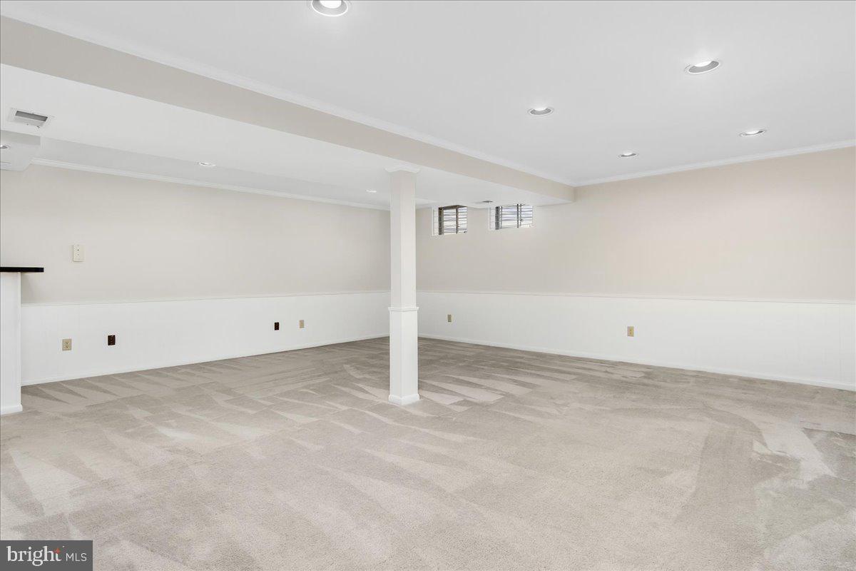 QUINCE ORCHARD MANOR - Residential