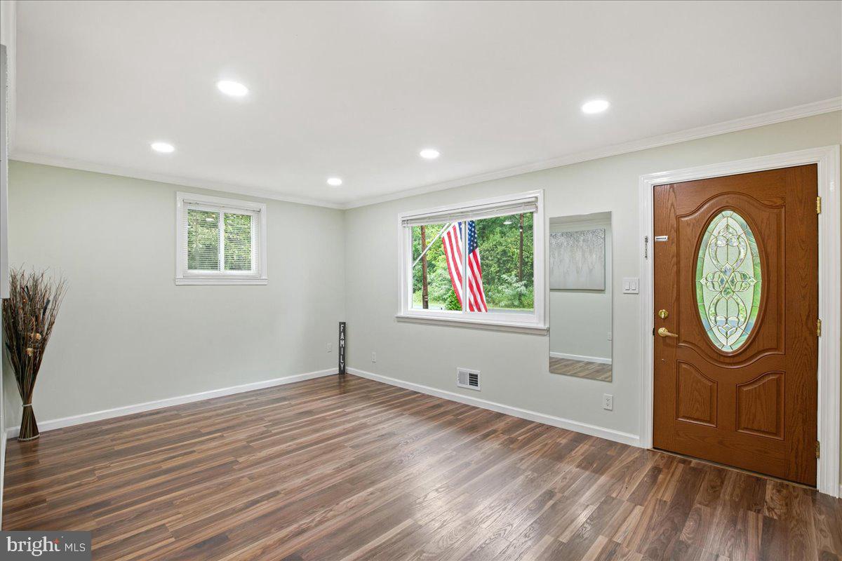 INDIAN HEAD MANOR - Residential