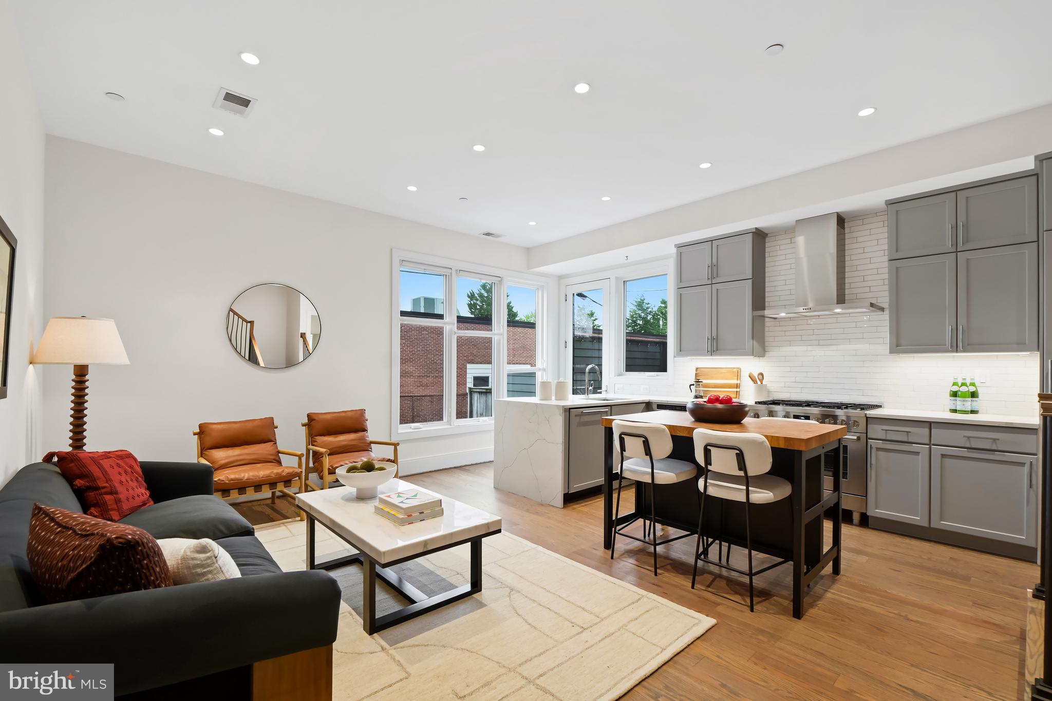 270 15TH STREET SE 202