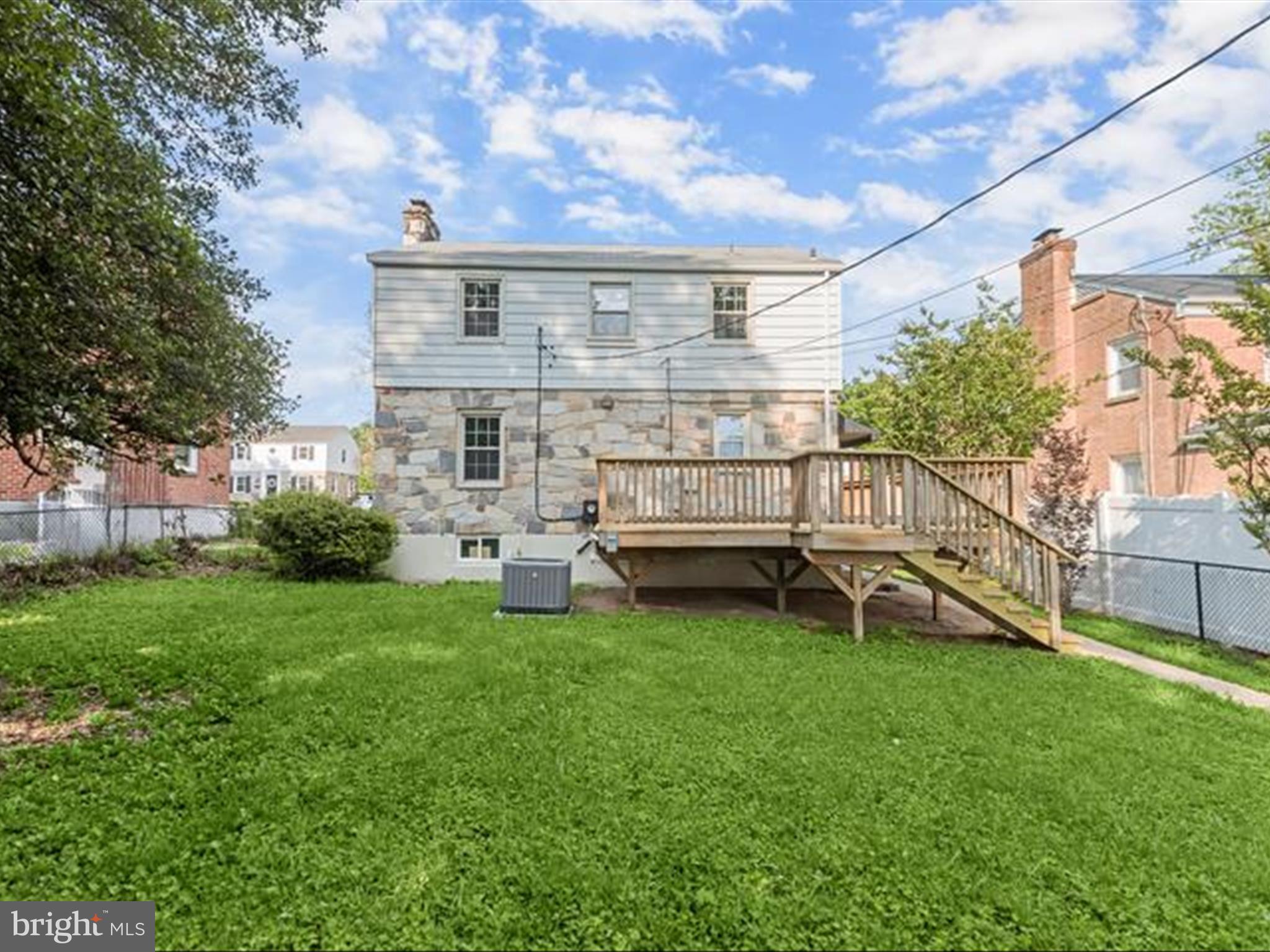 COLONIAL VILLAGE - Residential