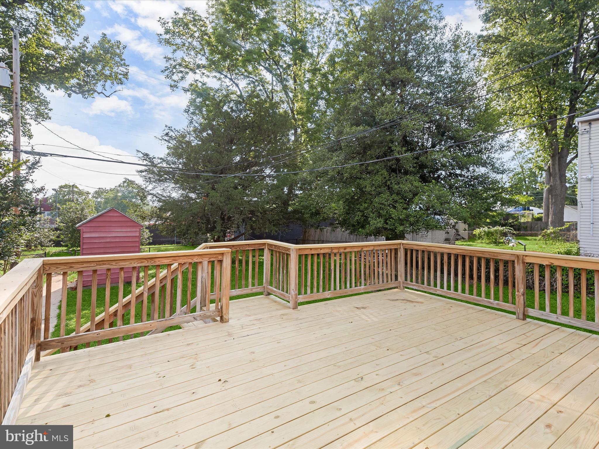 COLONIAL VILLAGE - Residential