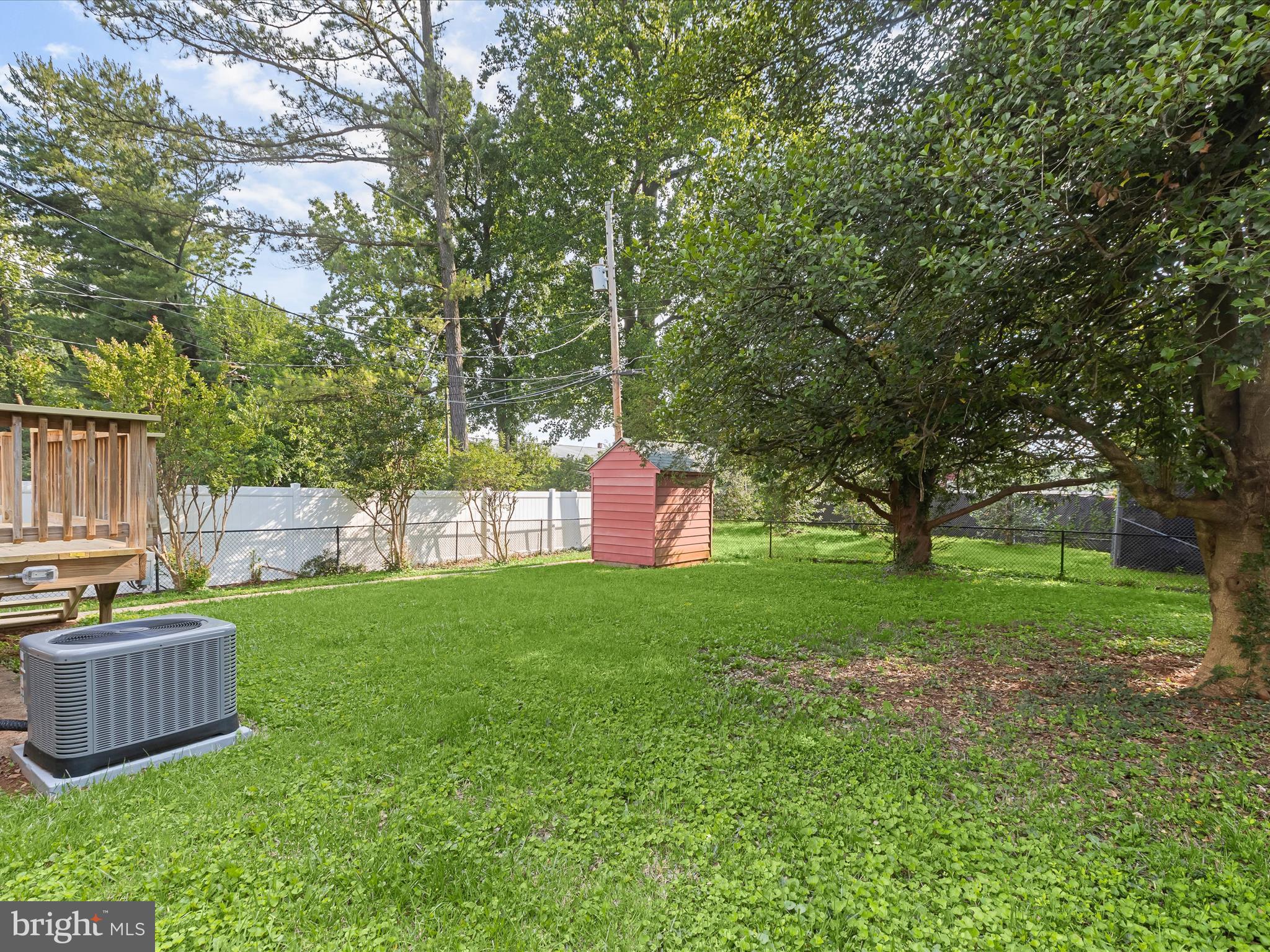 COLONIAL VILLAGE - Residential