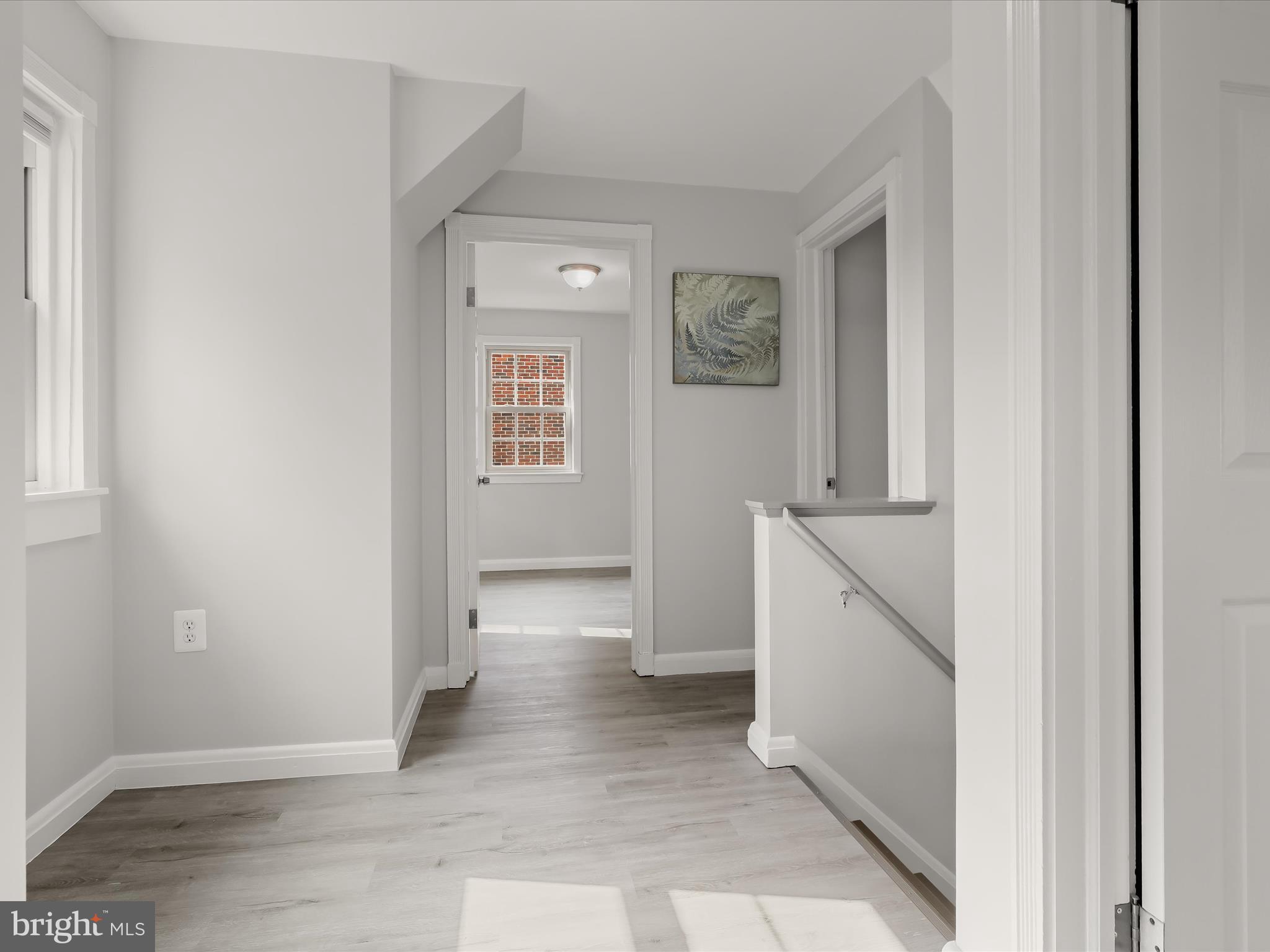 COLONIAL VILLAGE - Residential