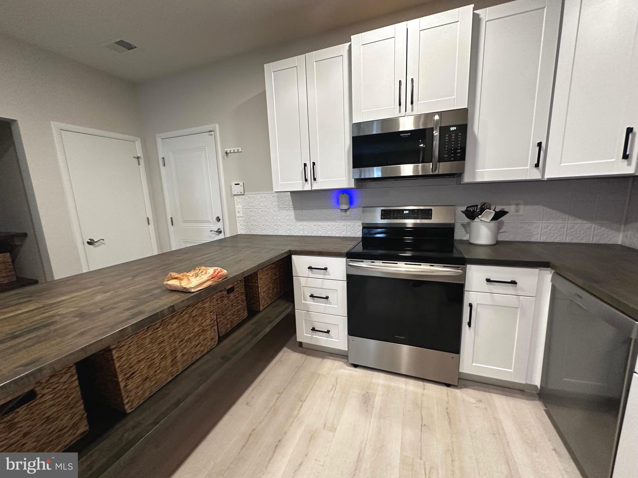 SM ONE LOUDOUN CONDO - Residential Lease
