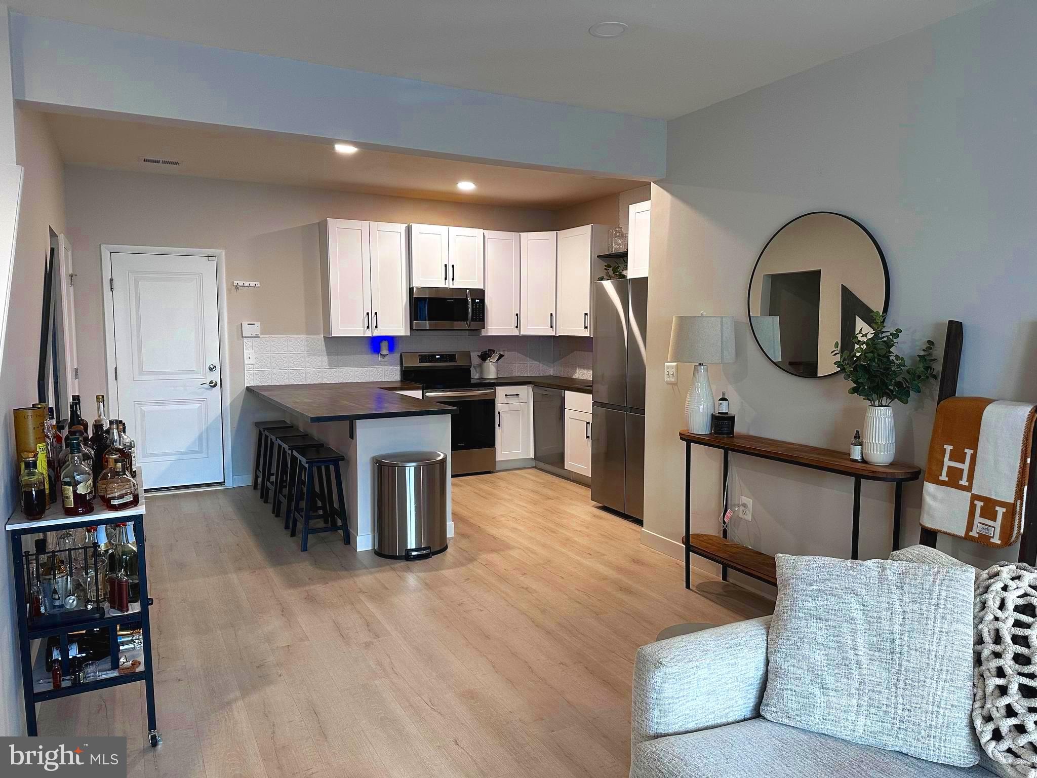 SM ONE LOUDOUN CONDO - Residential Lease