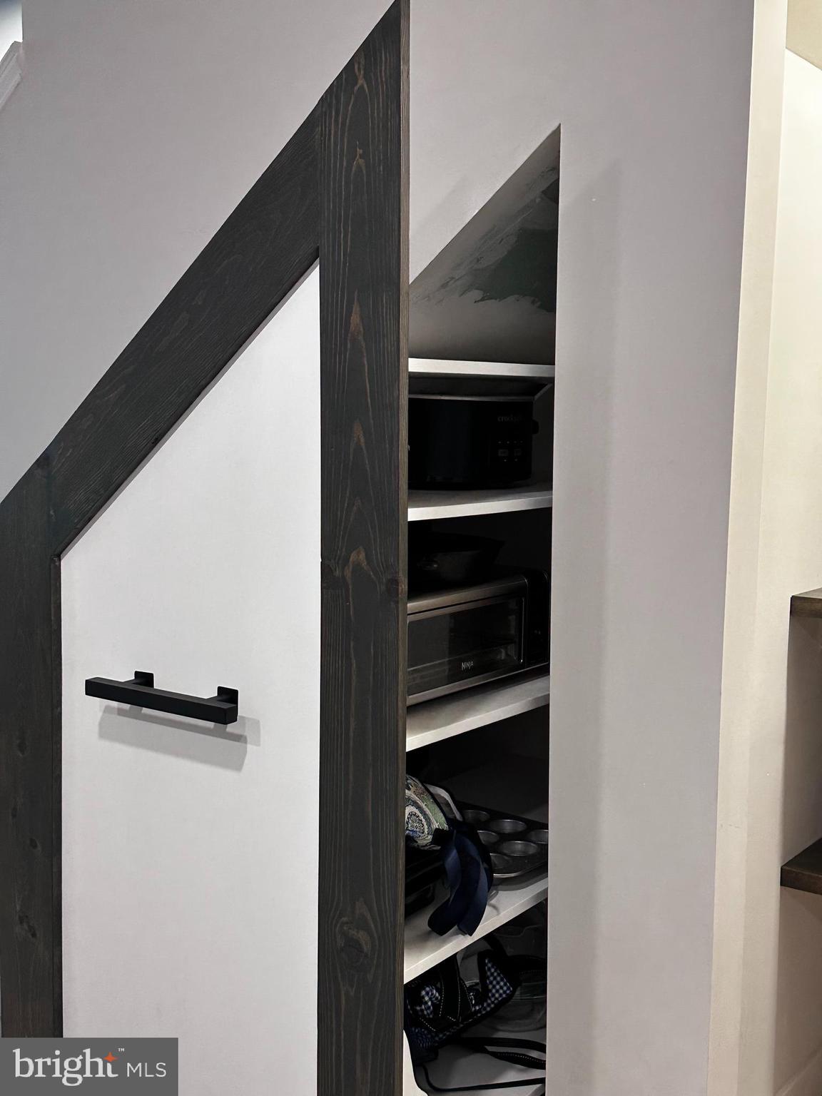 SM ONE LOUDOUN CONDO - Residential Lease