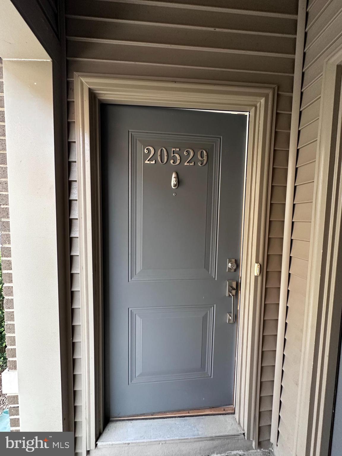 SM ONE LOUDOUN CONDO - Residential Lease