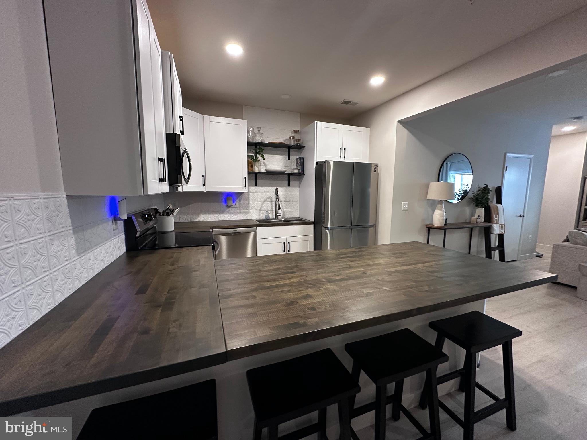 SM ONE LOUDOUN CONDO - Residential Lease