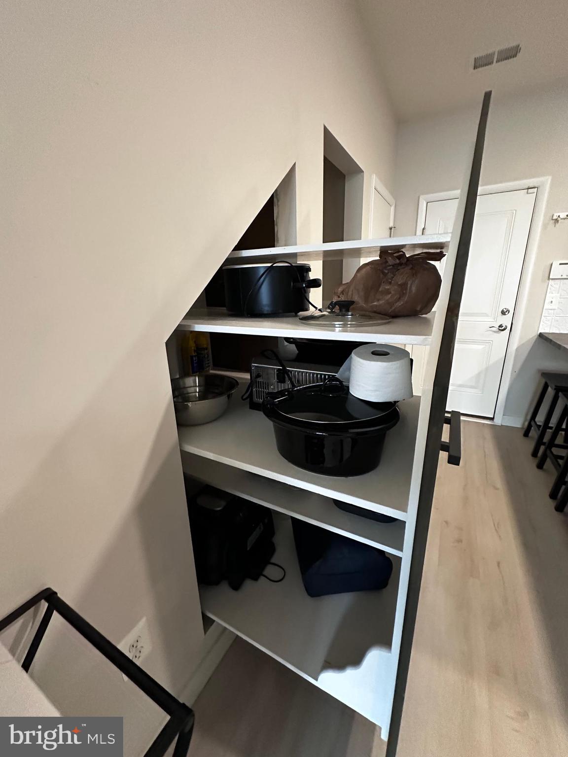 SM ONE LOUDOUN CONDO - Residential Lease