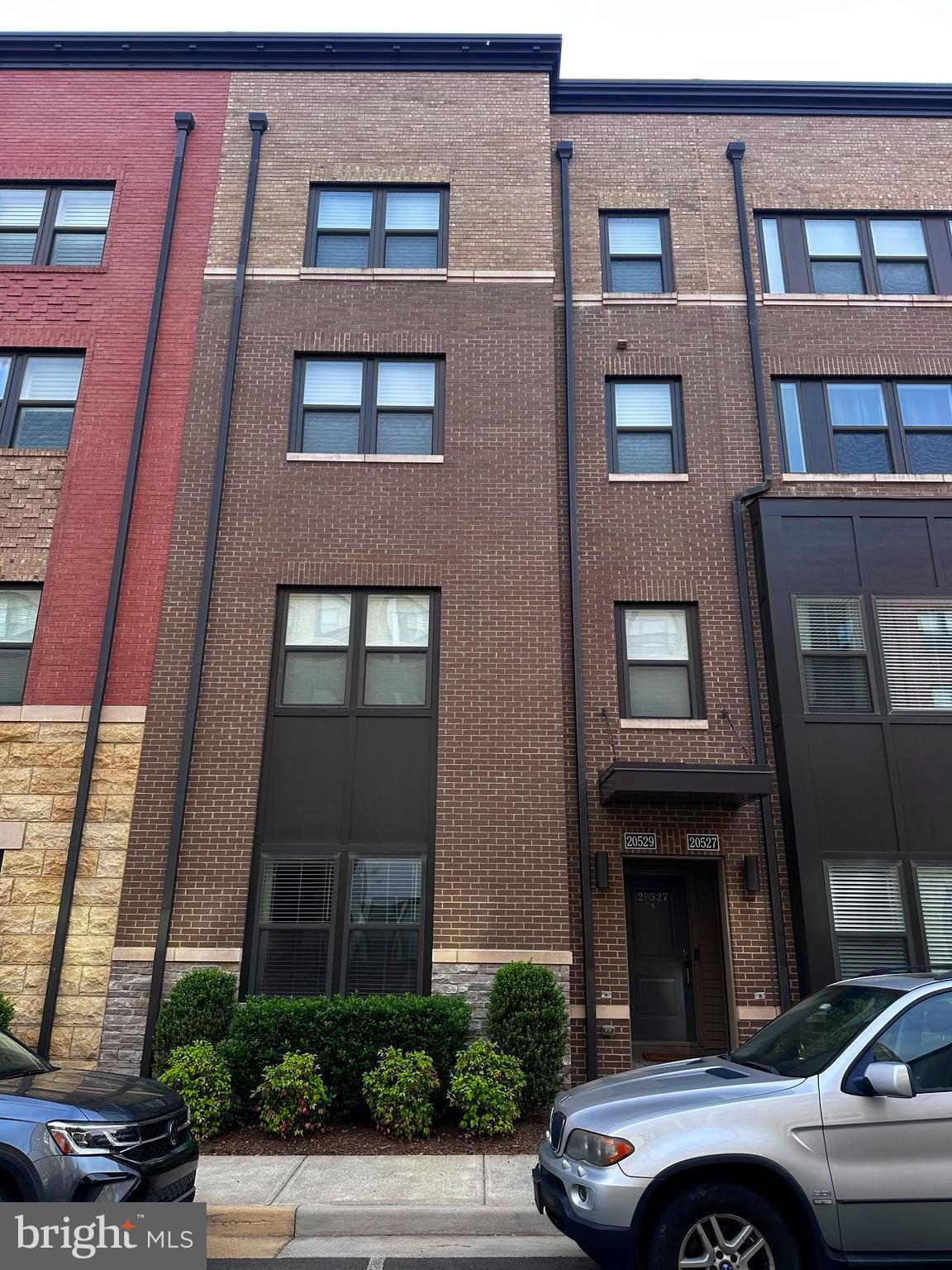 SM ONE LOUDOUN CONDO - Residential Lease