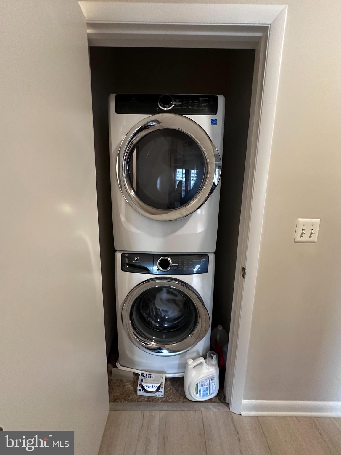 SM ONE LOUDOUN CONDO - Residential Lease