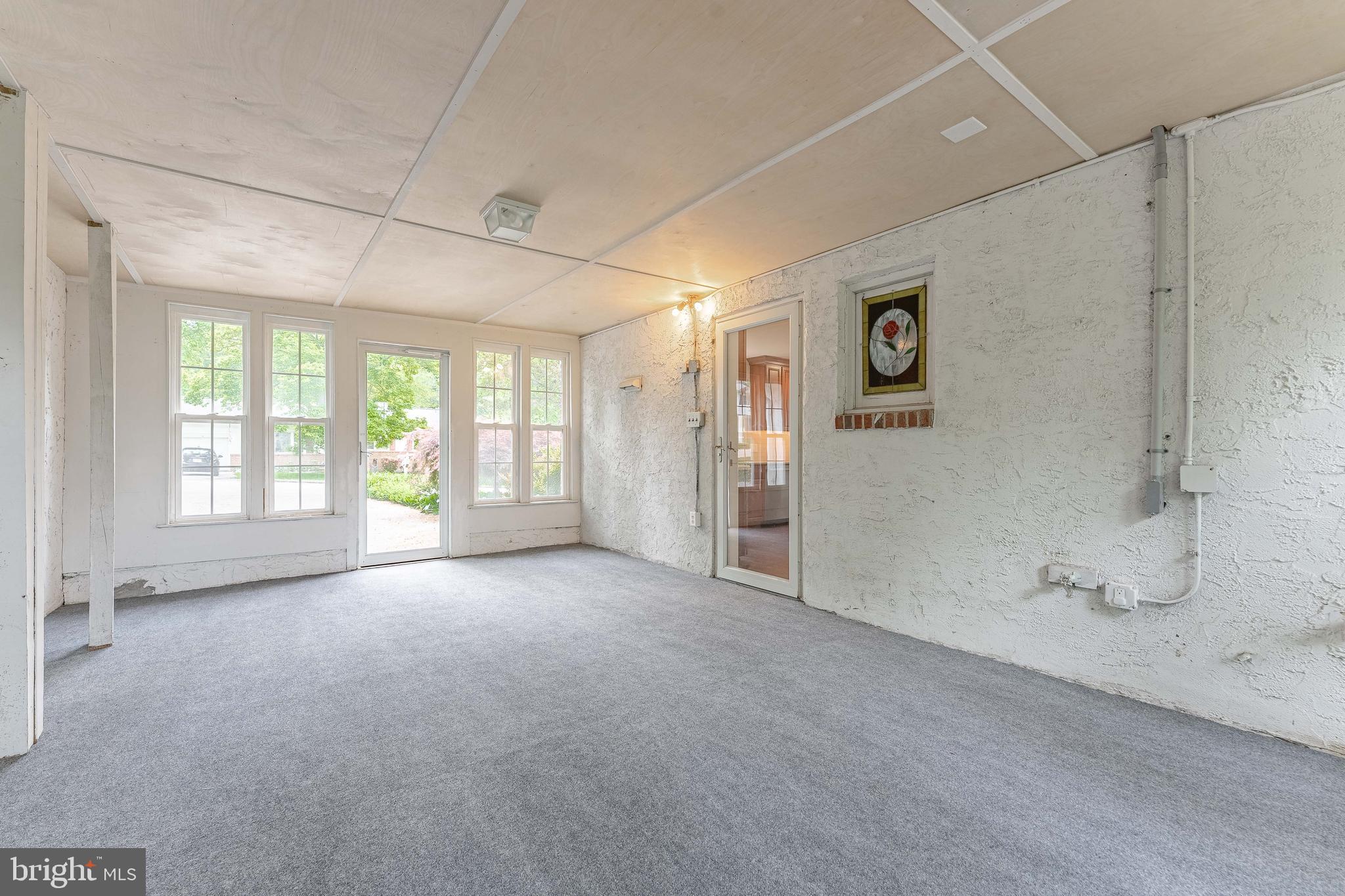 GLEN ACRES - Residential