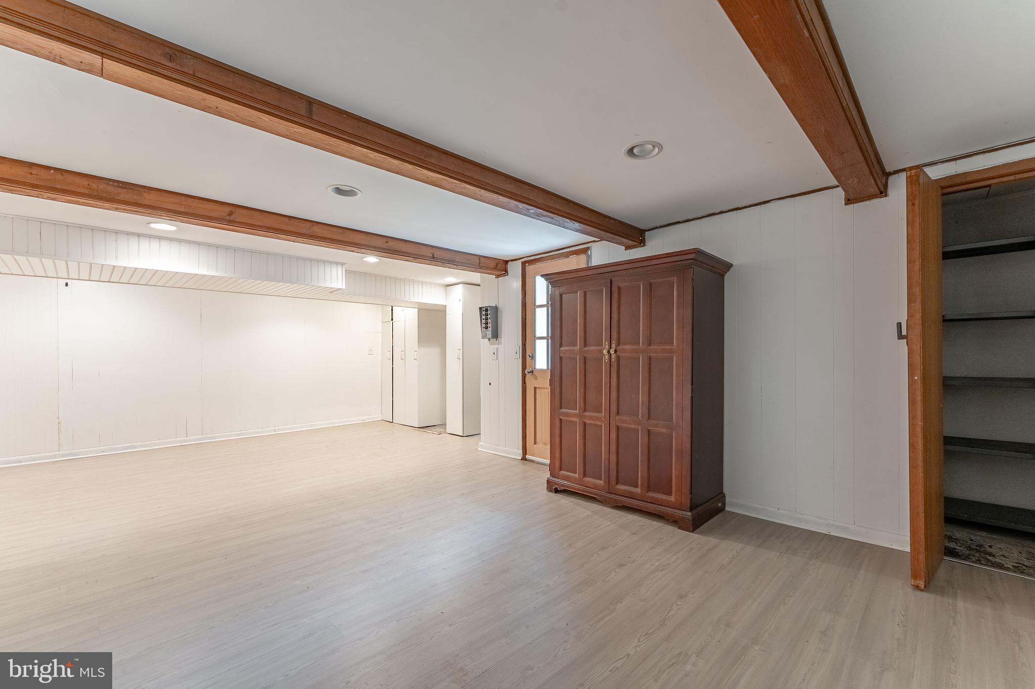 GLEN ACRES - Residential