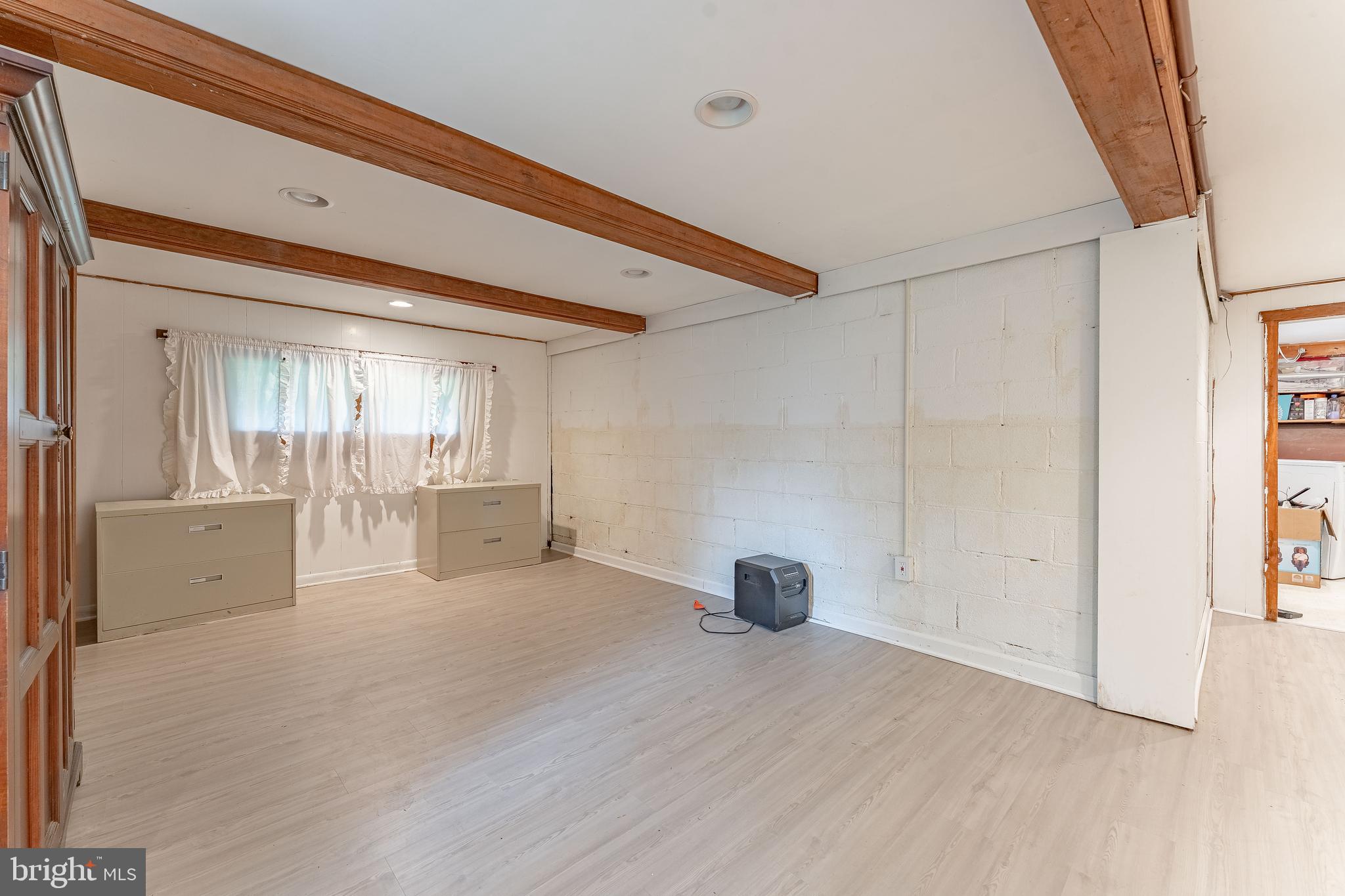 GLEN ACRES - Residential