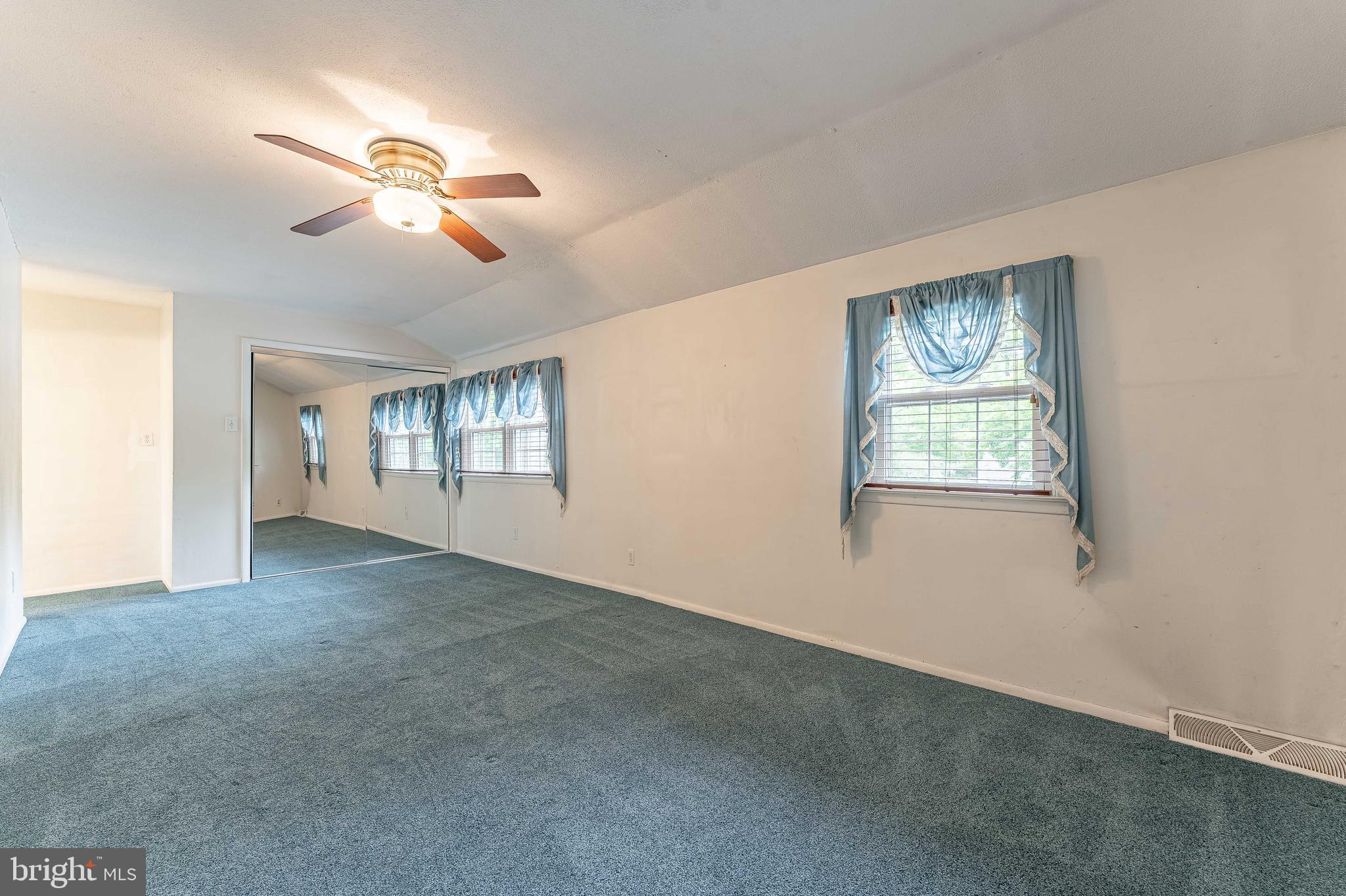GLEN ACRES - Residential