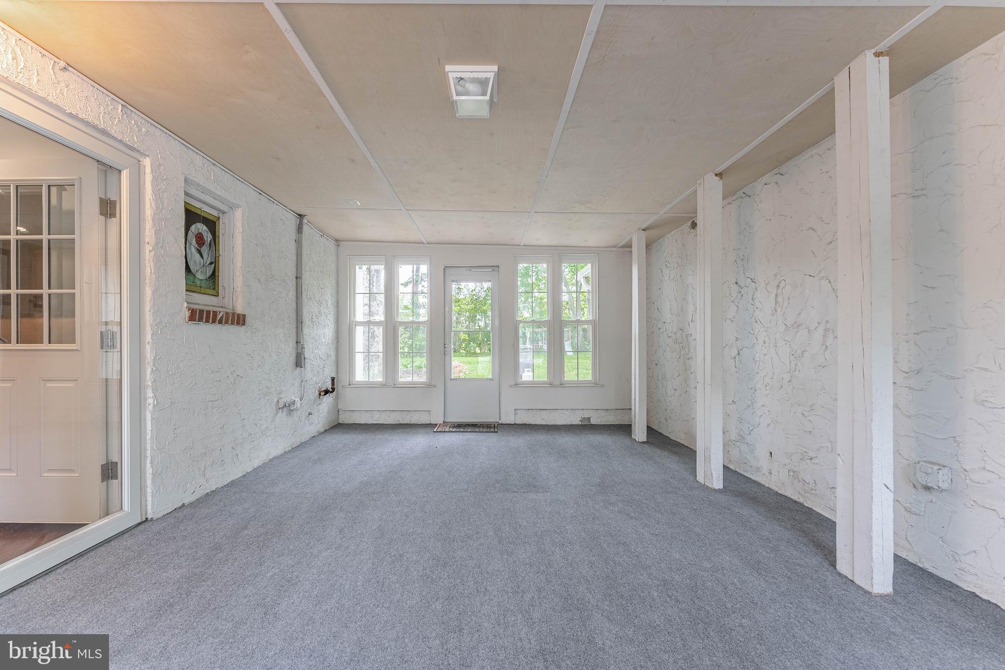 GLEN ACRES - Residential