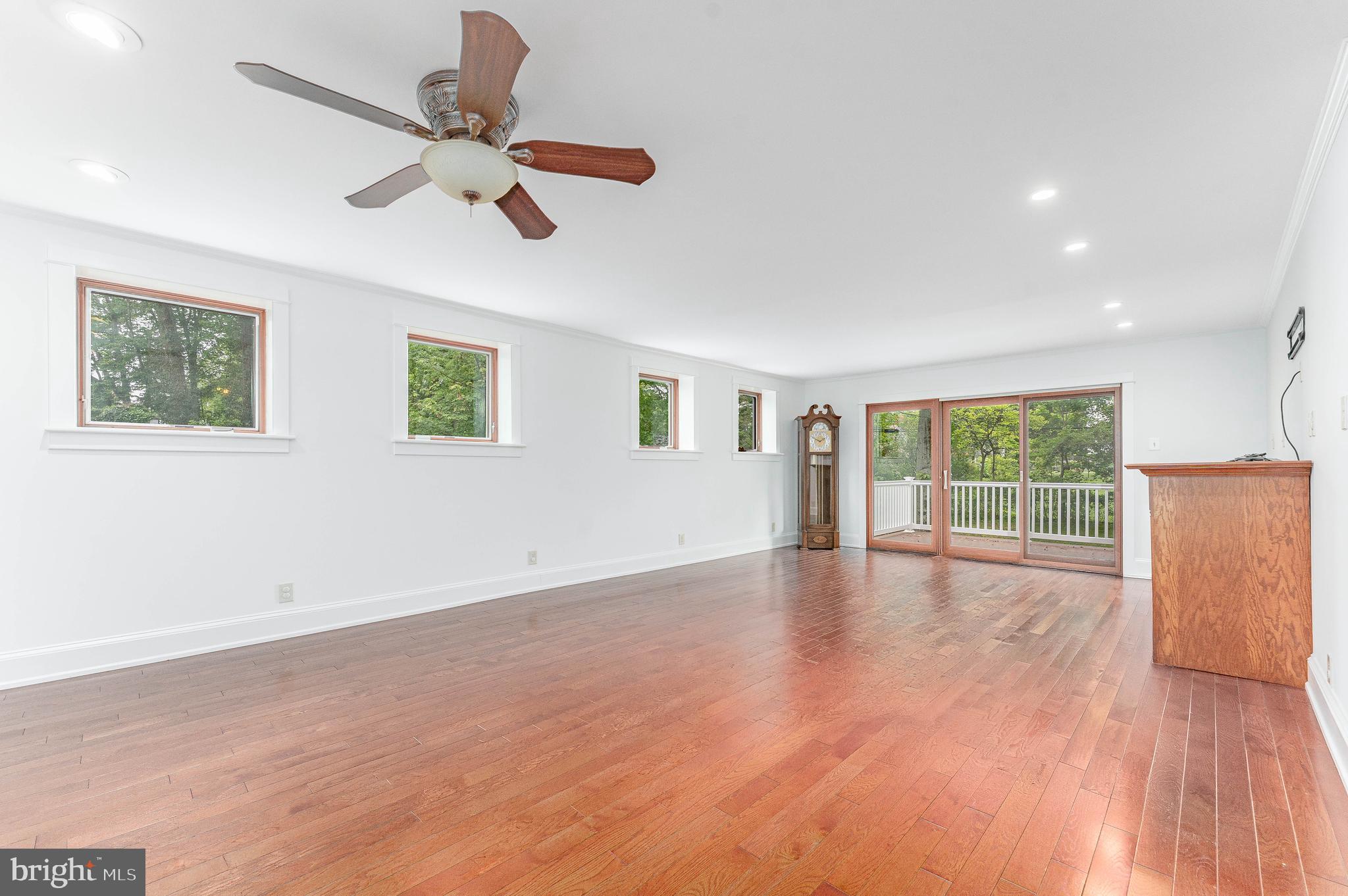 GLEN ACRES - Residential