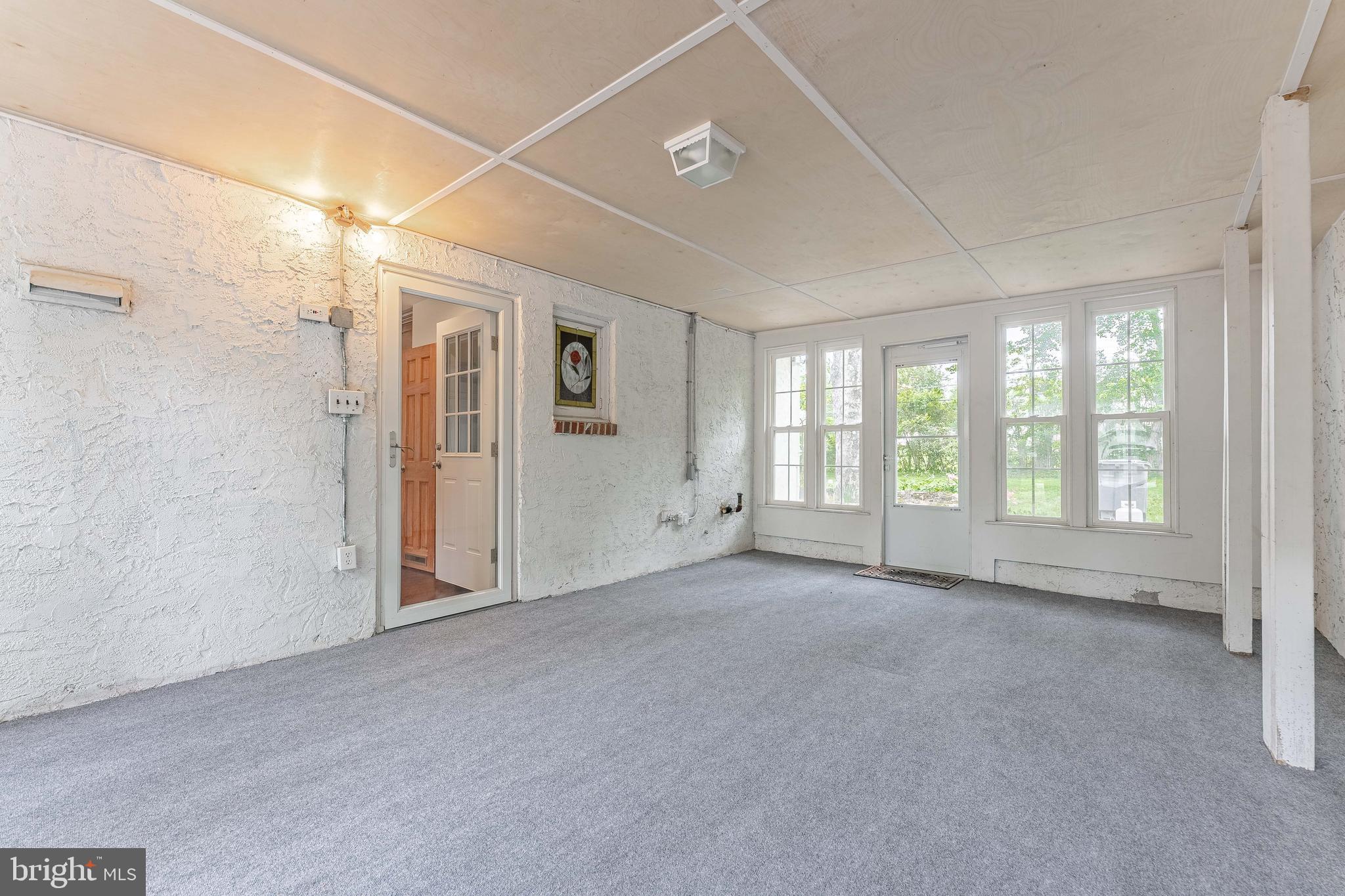 GLEN ACRES - Residential