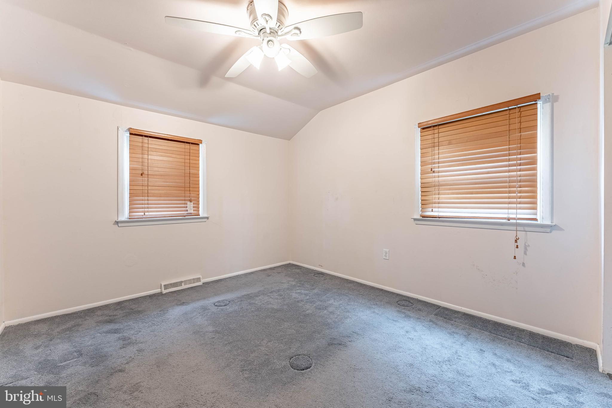GLEN ACRES - Residential